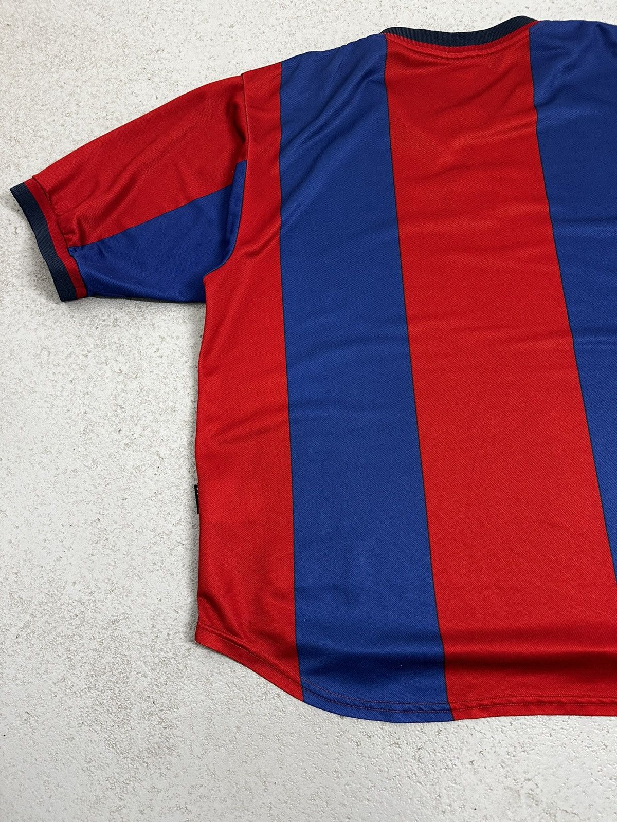 Nike Barcelona 1998/99 Nike Home Jersey Size US XL / EU 56 / 4 - 14 Thumbnail