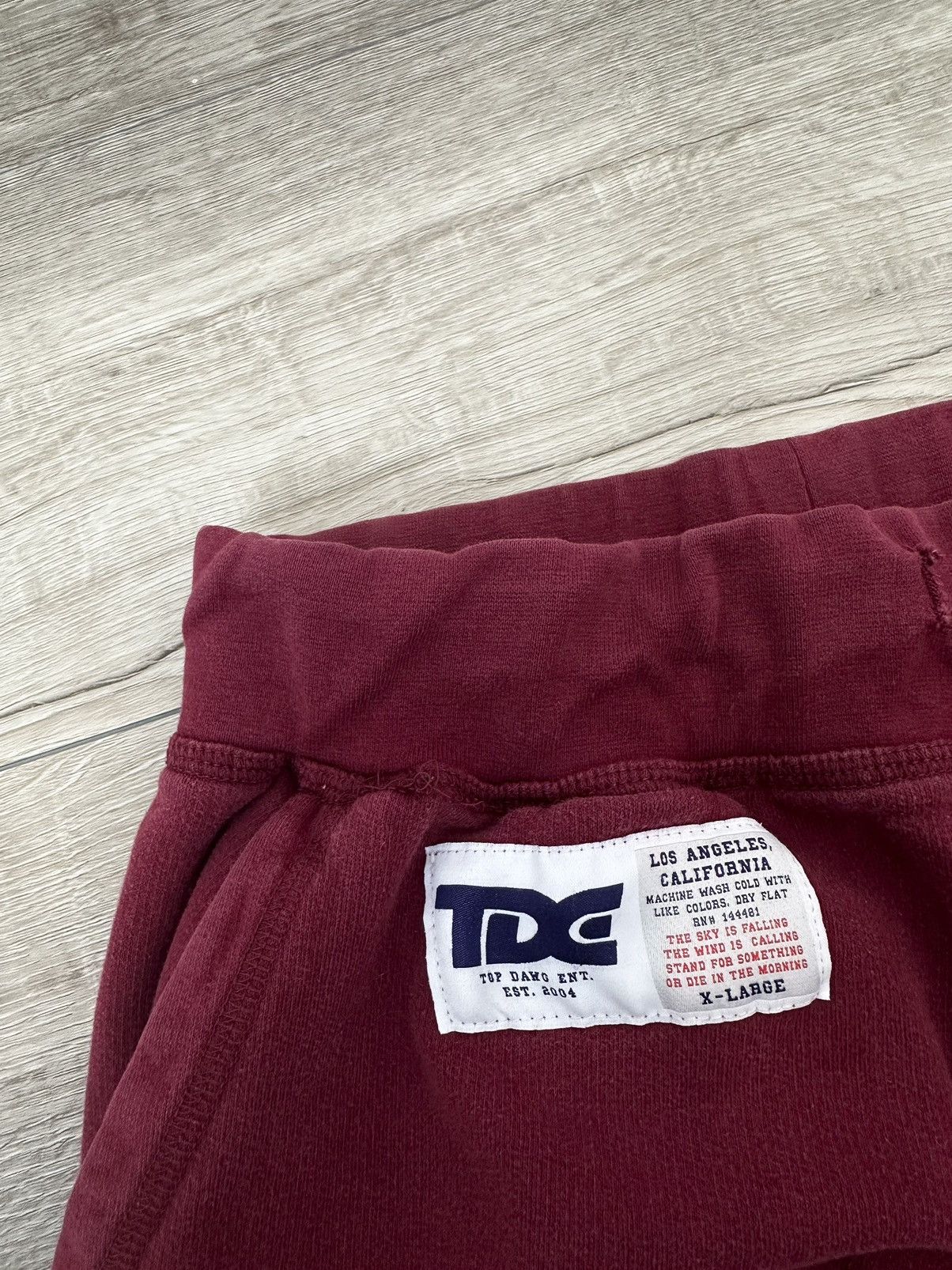 Kendrick Lamar × Top Dawg Entertainment Top Dawg Entertainment Burgundy Logo Boxer Sweatpants XL Size US 36 / EU 52 - 4 Thumbnail