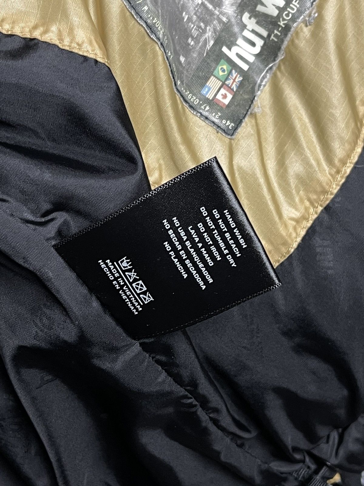 Huf × Vintage Huf Worldwide Down Puffer Jacket Men’s Size M Size US M / EU 48-50 / 2 - 22 Thumbnail