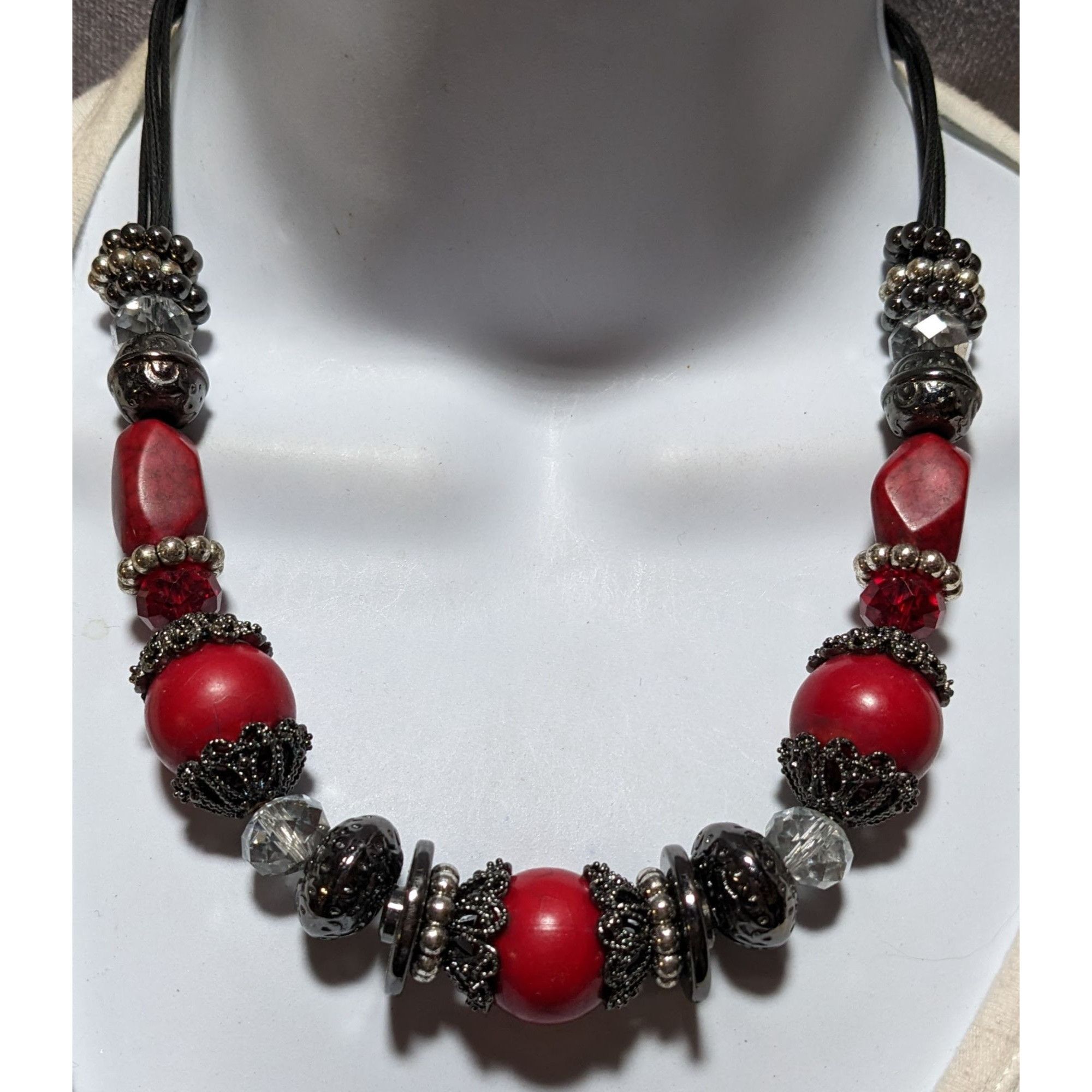 Other Erica Lyons Gothic Vampire Beaded Necklace Size ONE SIZE - 5 Thumbnail