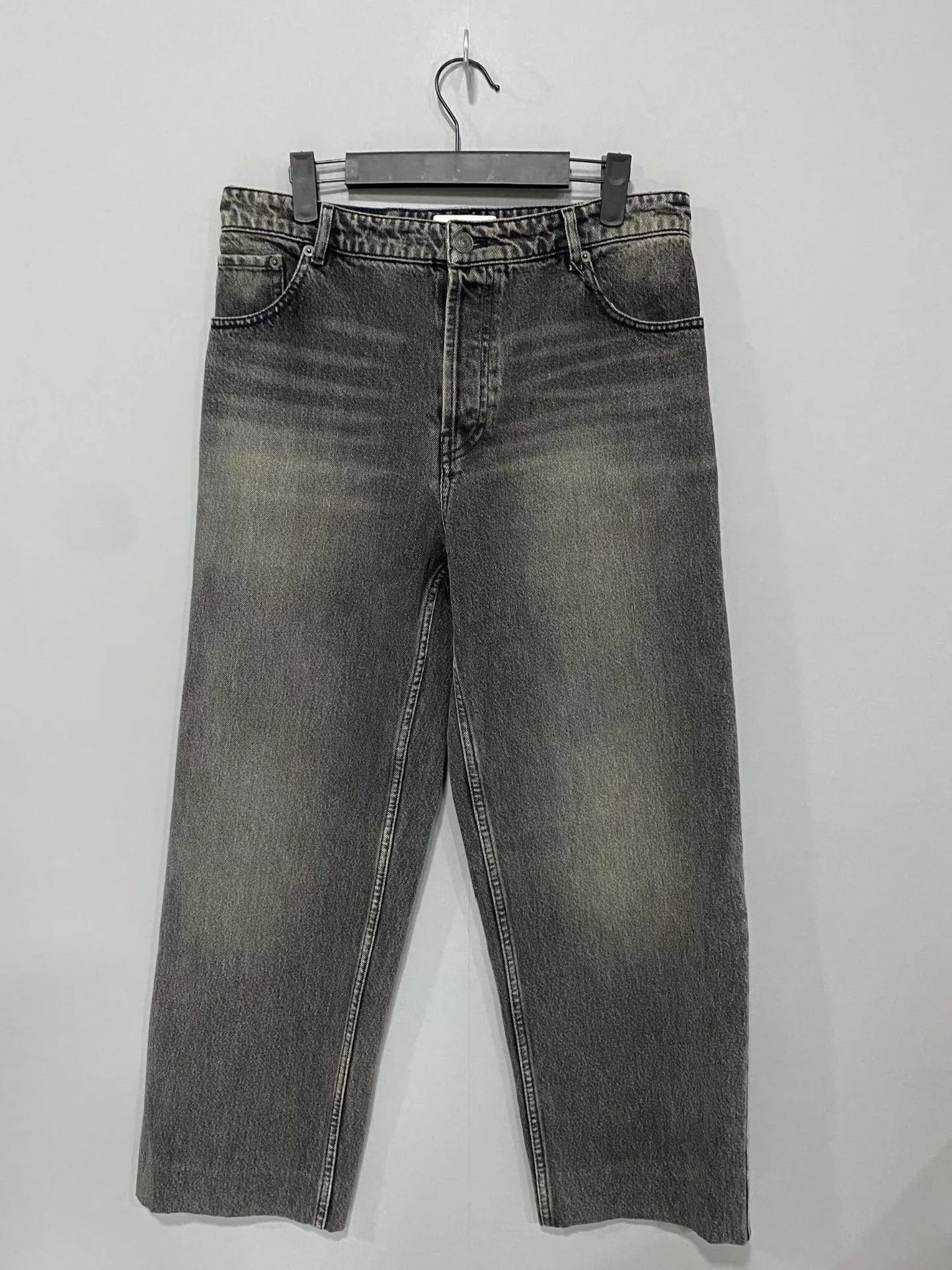 Balenciaga Balenciaga Gray Distressed Logo Jeans 27 Size 27" / US 4 / IT 40 - 2 Thumbnail