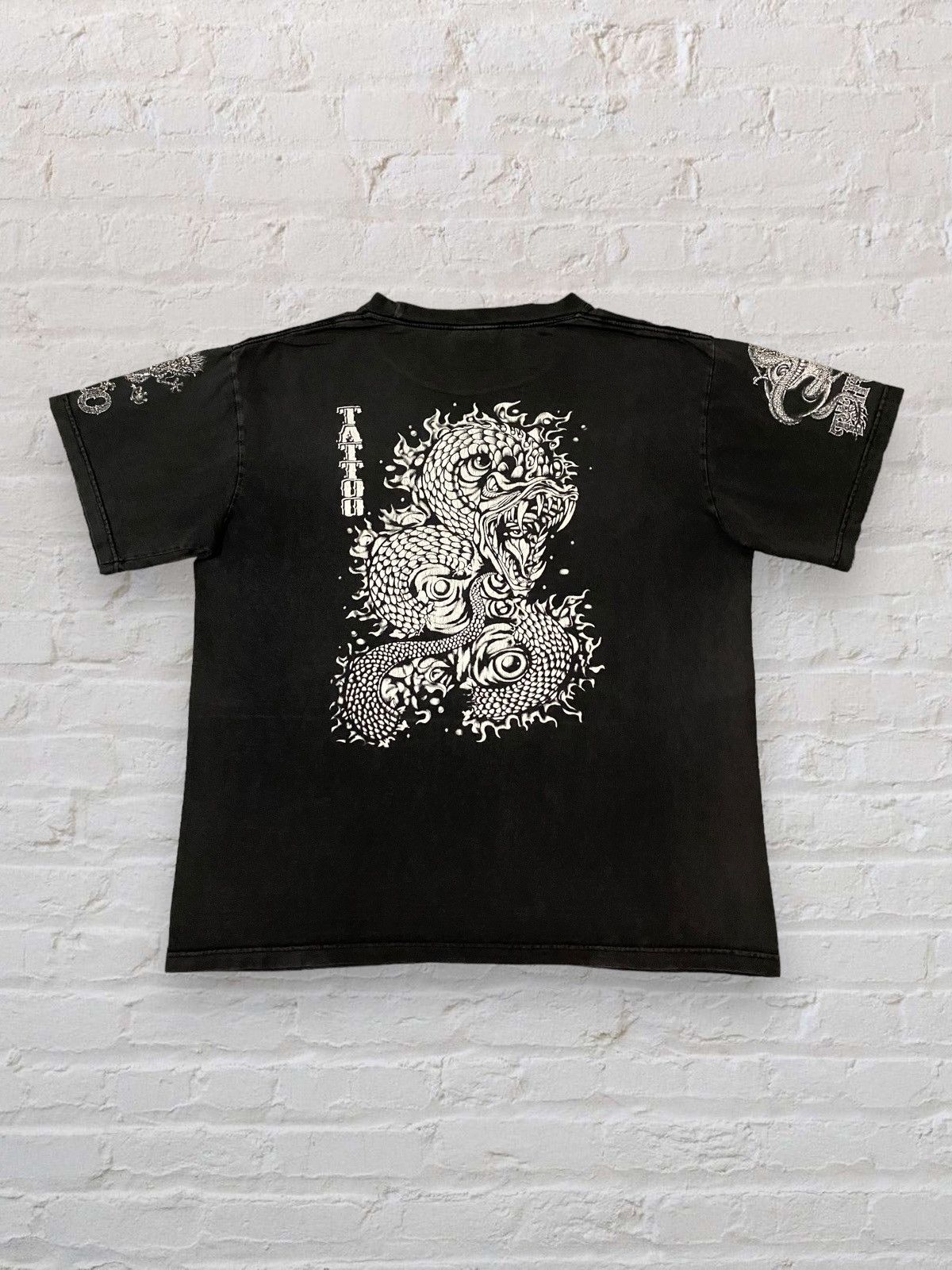 Beauty Beast × Vintage Vintage Bootleg Solid Rock Dragon Warrior Tattoo Tshirt Size US L / EU 52-54 / 3 - 9 Thumbnail