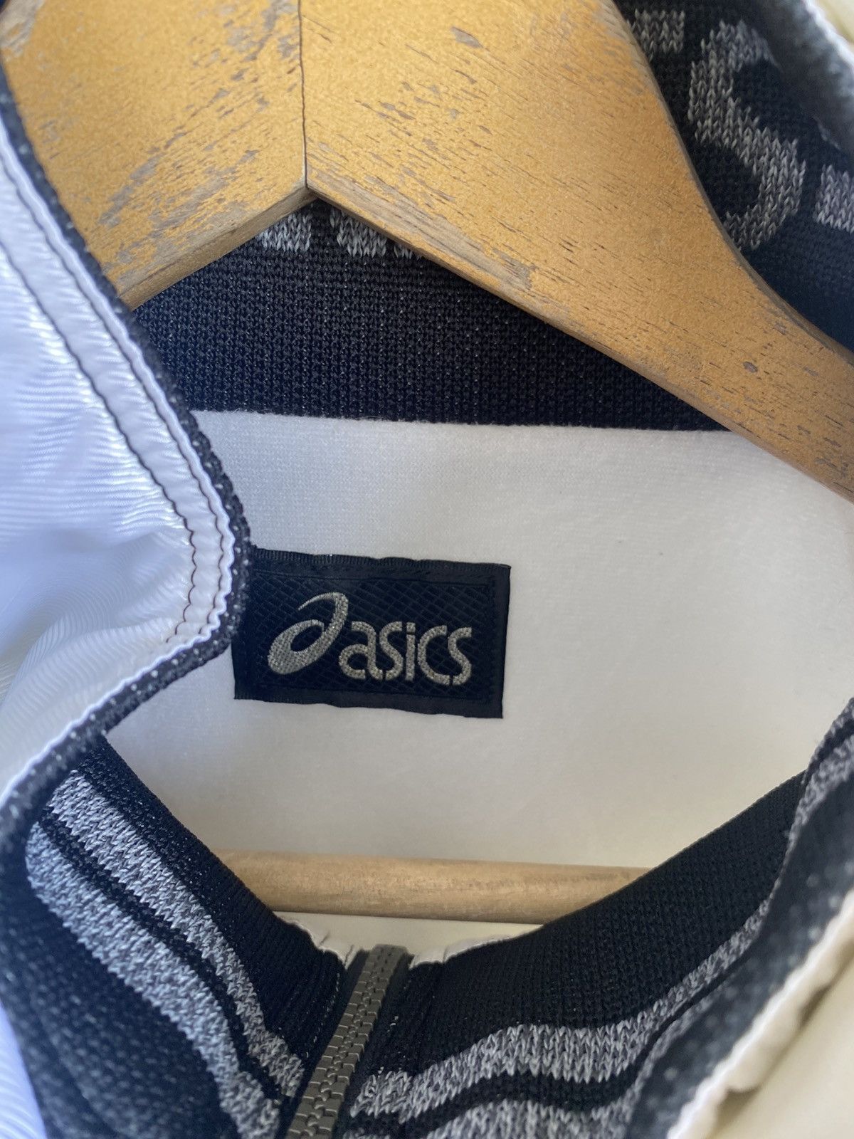 Asics Vintage 90s Asics Bombers Jacket Size US L / EU 52-54 / 3 - 10 Thumbnail