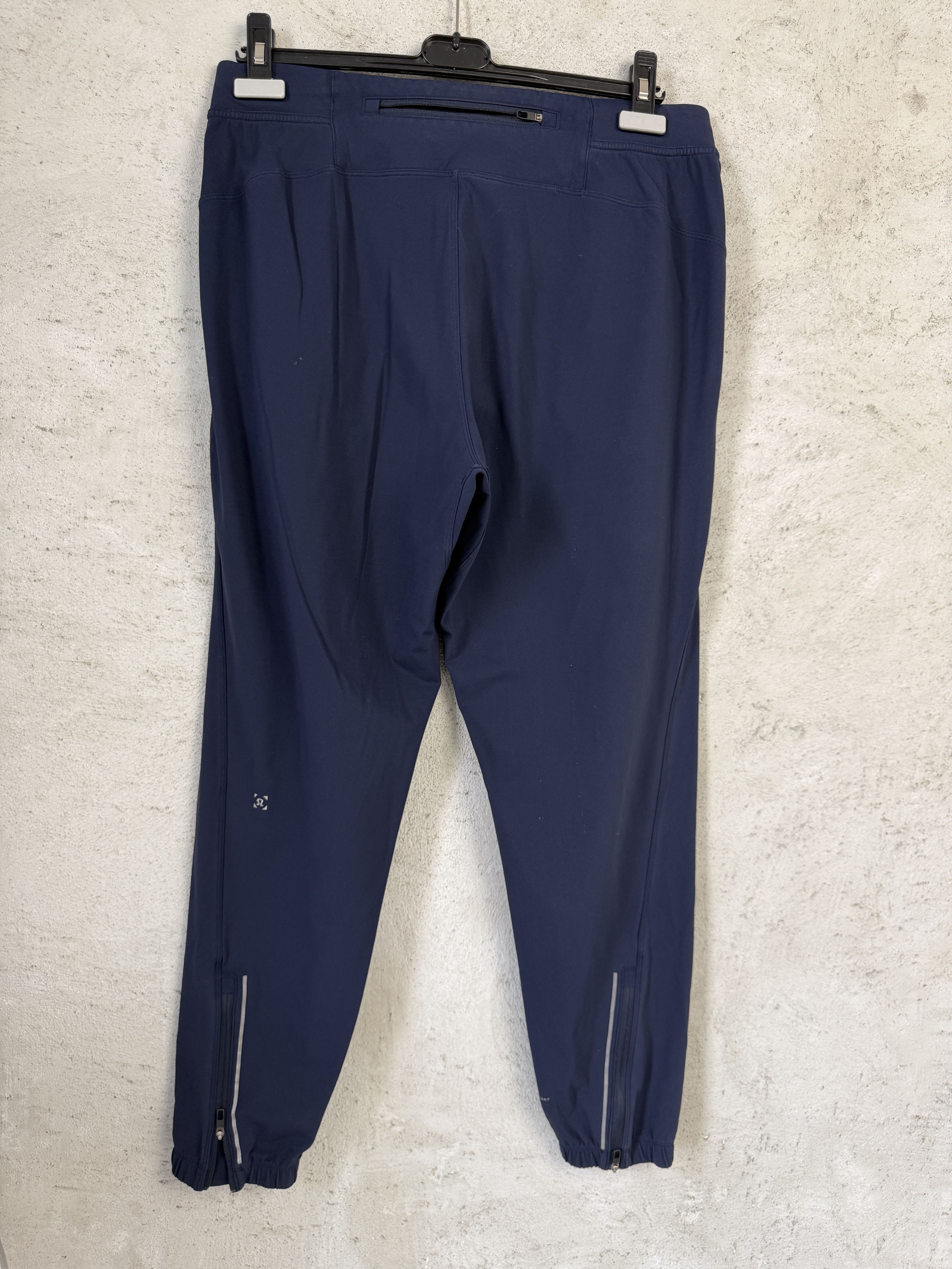 Lululemon Lululemon joggers running gym pilates yoga Size US 32 / EU 48 - 3 Thumbnail