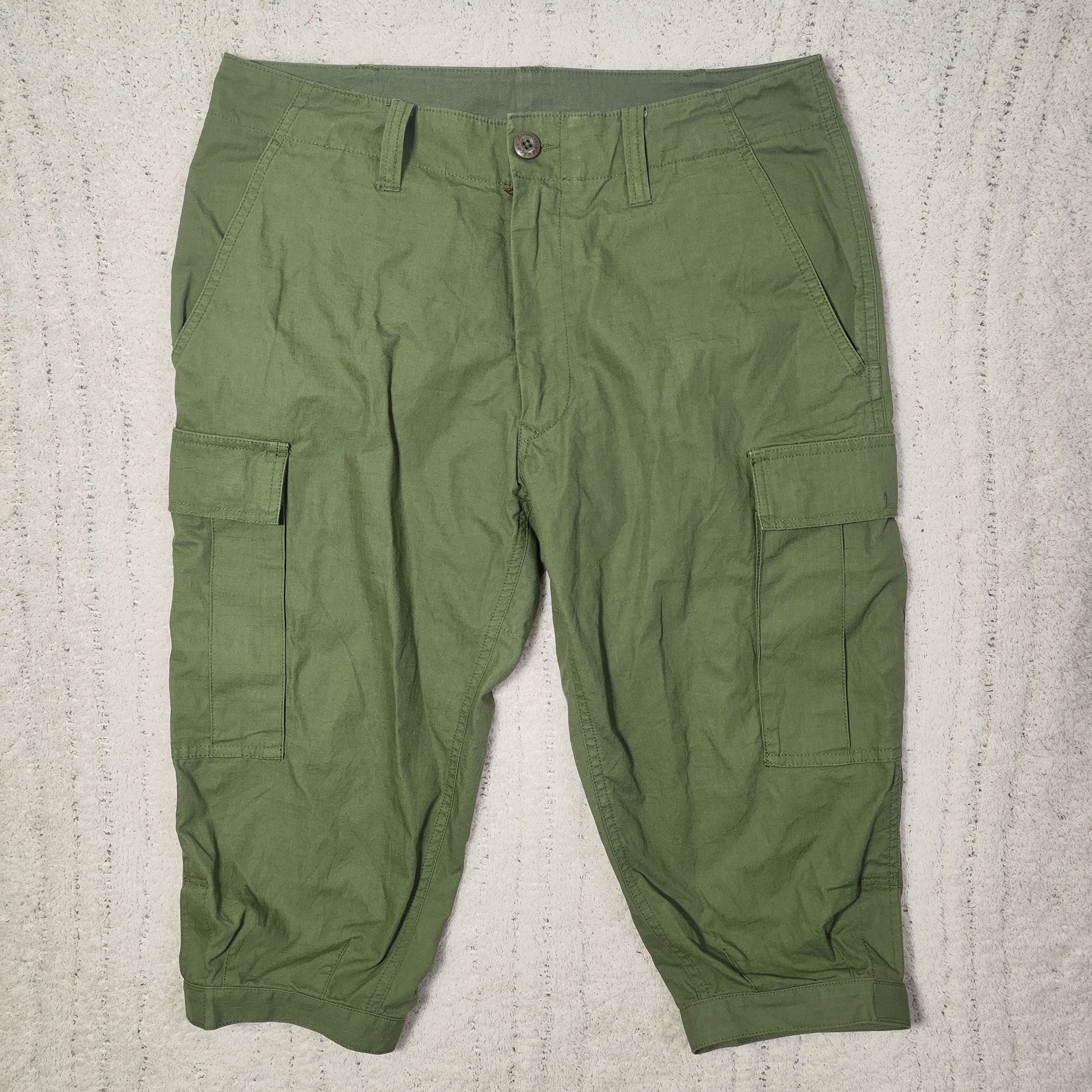 Bape Bape Fur Back Pocket Cargo Shorts Size US 32 / EU 48 - 1 Thumbnail