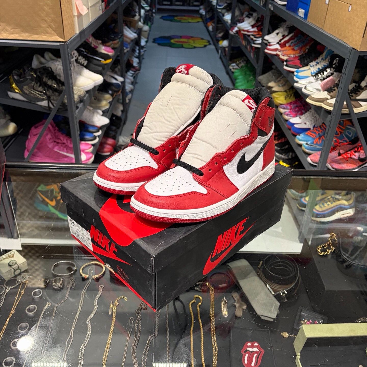 Nike Nike Red Lowtop Sneakers 11.5 Men Size US 11.5 / EU 44-45 - 1 Thumbnail