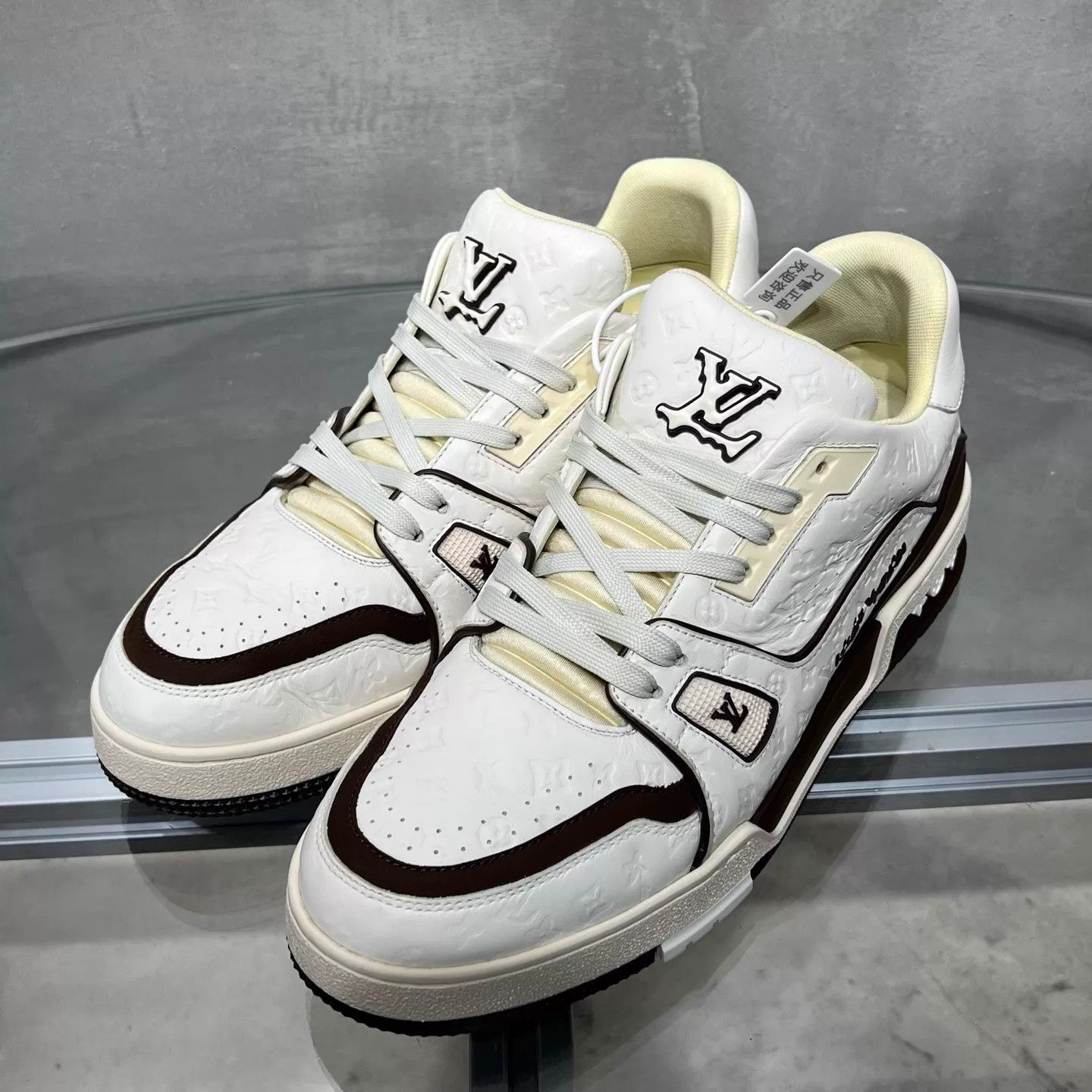Louis Vuitton LV Trainer Tyler Cream 42.5 YH25919 Size US 9.5 / EU 42-43 - 2 Thumbnail