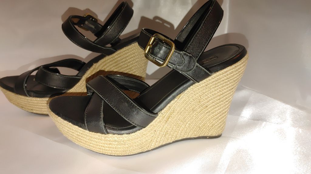 Ugg UGG Jackilyn Black Leather Espadrille Wedge Sandals Size 9.5 Size US 9.5 / IT 39.5 - 2 Thumbnail