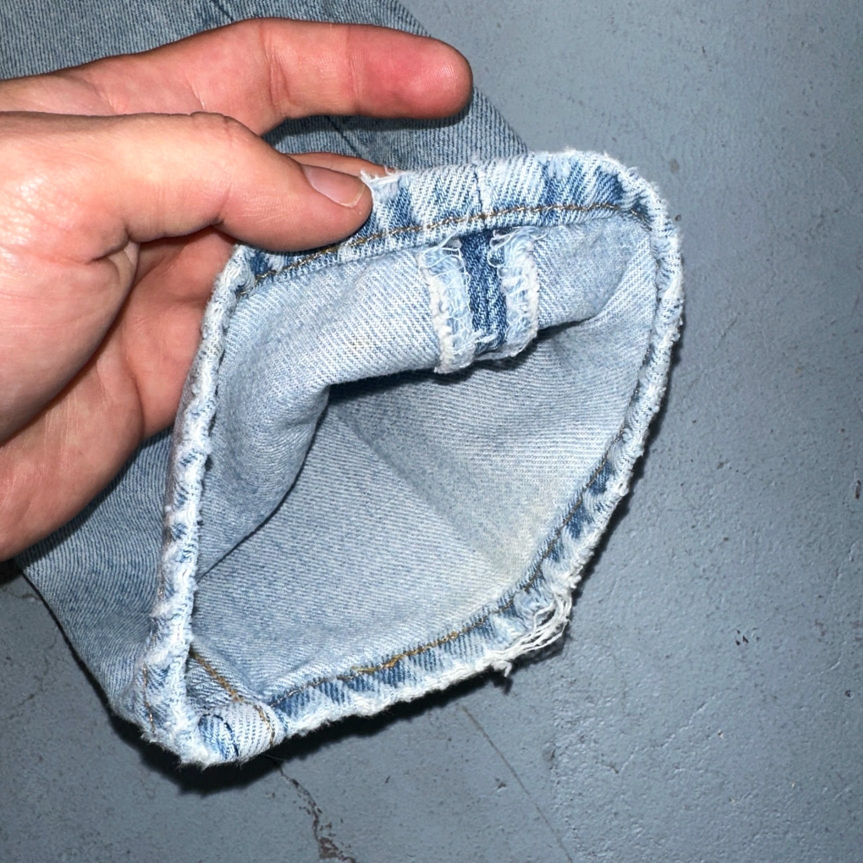 Levi's VINTAGE Levi's 501 Jeans Women 30x32 Straight Leg 90s USA Blue Light Wash Denim Size 30" / US 8 / IT 44 - 4 Thumbnail