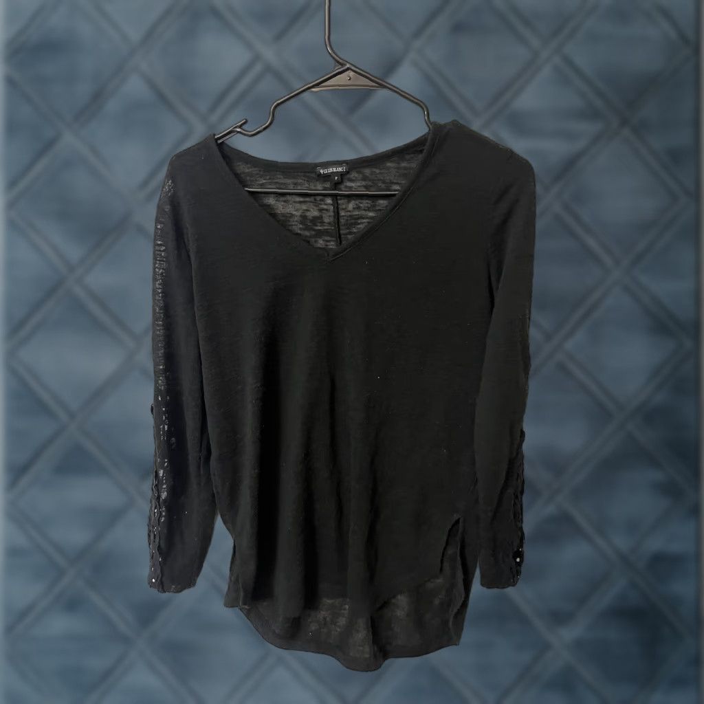 Vintage Le Lis Blanc Women T-Shirt Size P Black Long Sleeve V Neck Size XXS / US 00 / IT 34 - 1 Thumbnail