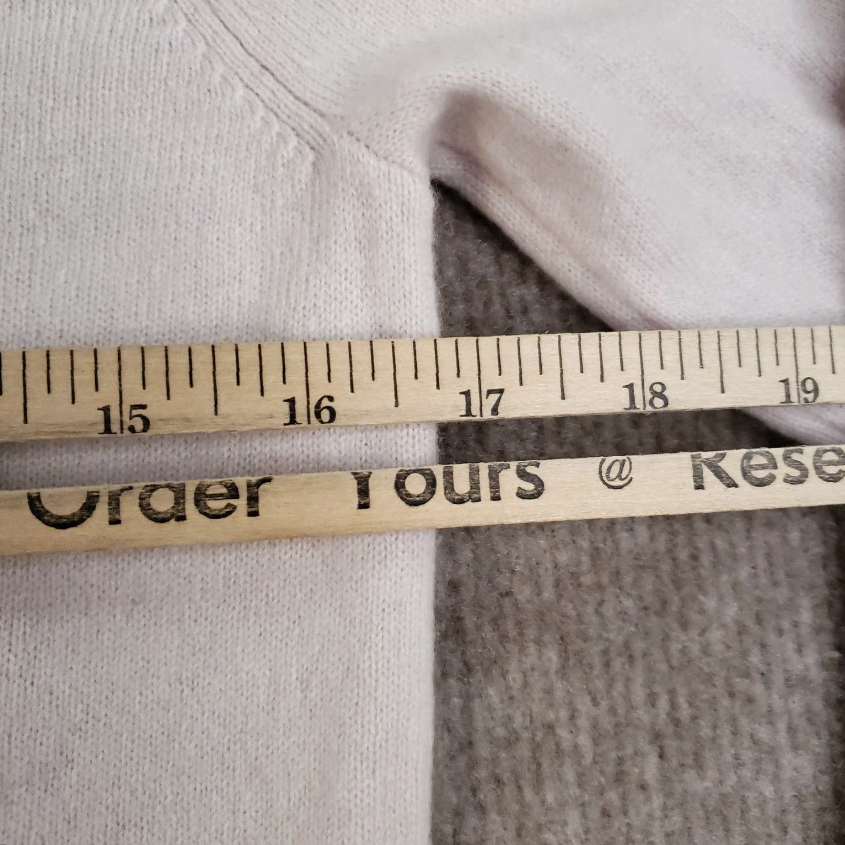 Vintage Raffi Sweater Womens Small Beige Crew Neck Pullover Long Sleeve Lightweight Size S / US 4 / IT 40 - 3 Thumbnail