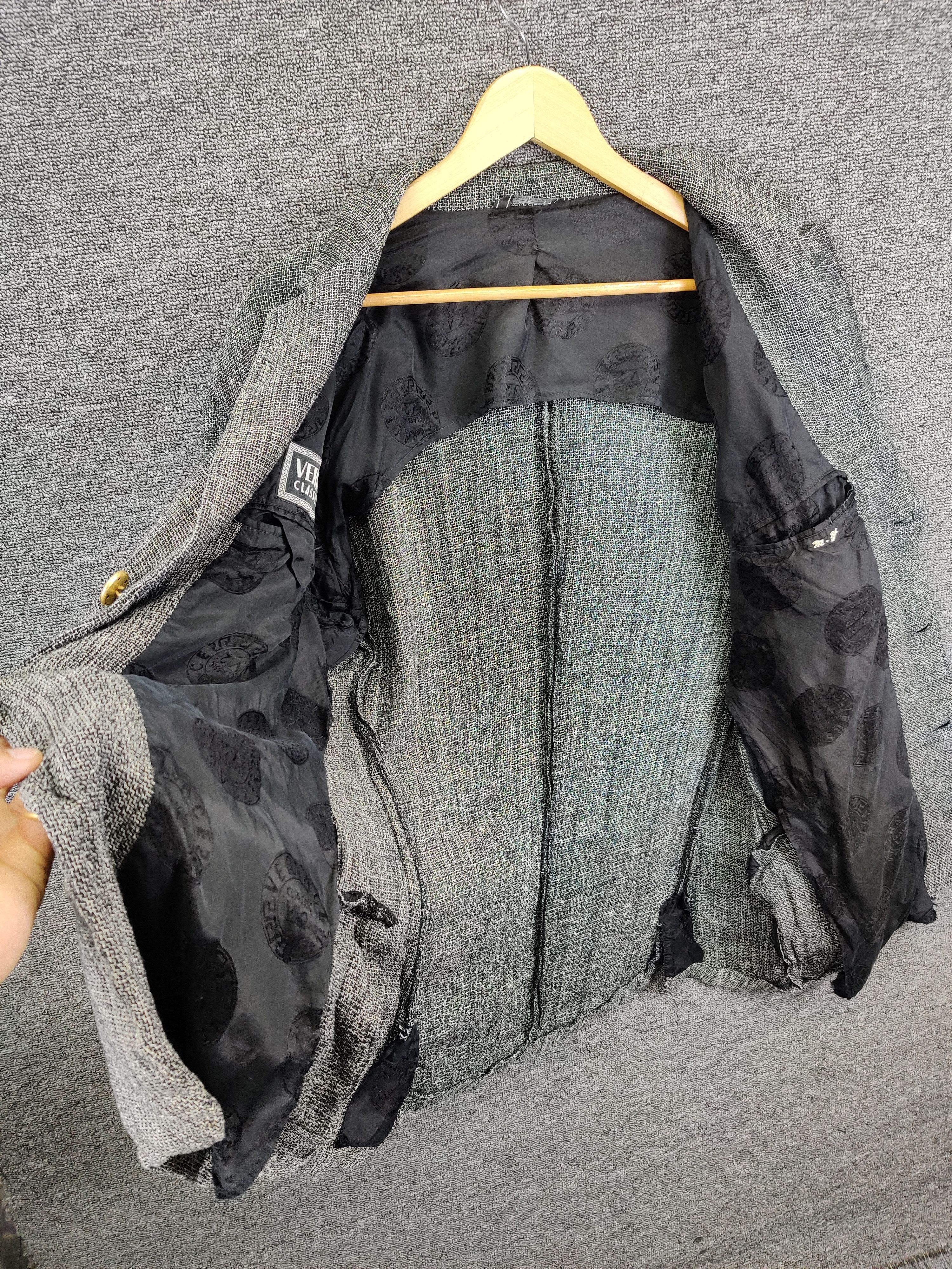 Versace Vintage 90s Versace Classic V2 Single Breasted Blazer Size US L / EU 52-54 / 3 - 6 Thumbnail