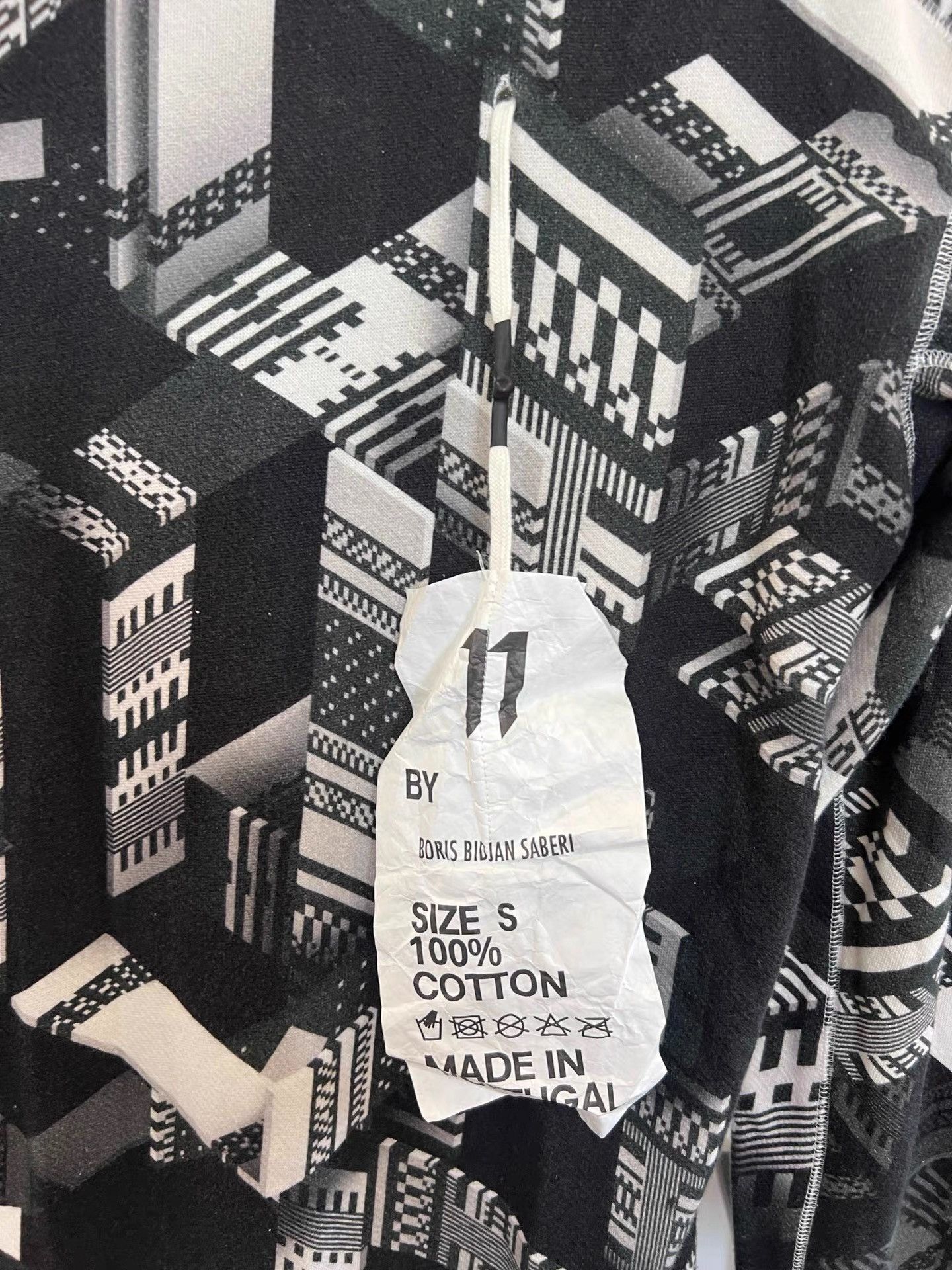11 By Boris Bidjan Saberi 11by BBS Text Print Asymmetrical Hoodie K35 Size US S / EU 44-46 / 1 - 7 Thumbnail