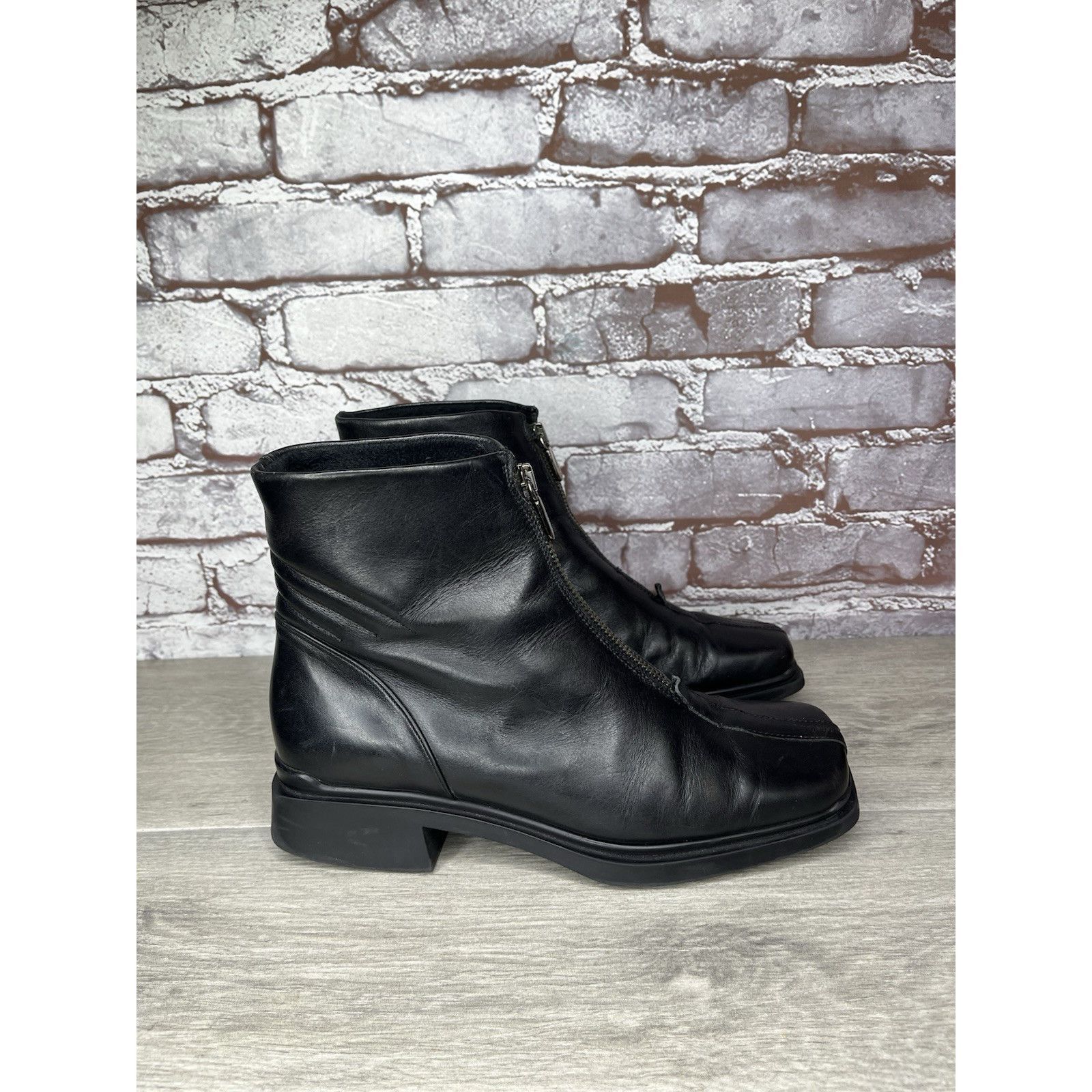 Aquatalia Aquatalia Italy Black Leather Center Zip Ankle Heel Boots Wo Size US 8 / IT 38 - 14 Thumbnail