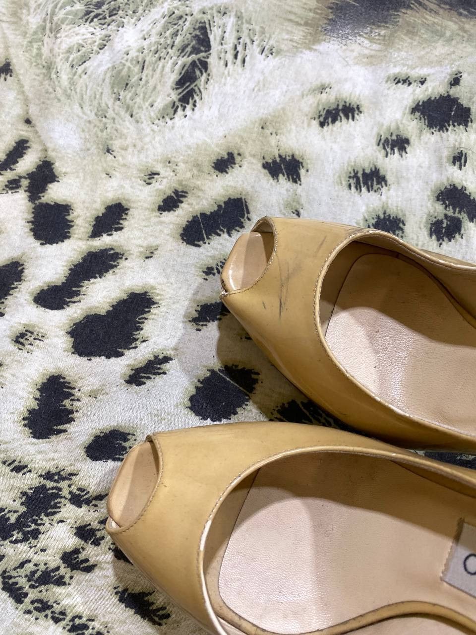 Jimmy Choo Jimmy Choo Beige Patent Leather Nova Peep Toe Platform shoes Size US 5 / IT 35 - 10 Thumbnail