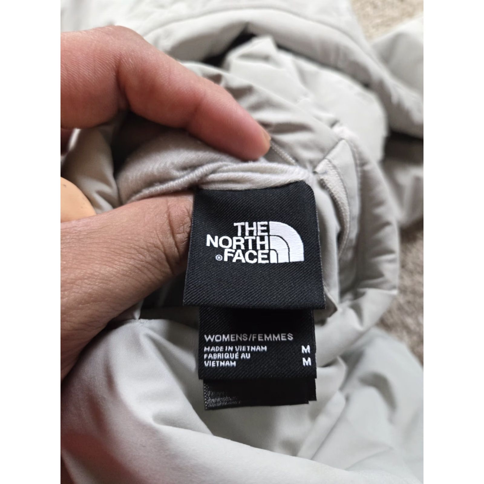 The North Face The North Face Jacket Womens M Beige Full Zip Pockets Lined Polyester Beig e Size M / US 6-8 / IT 42-44 - 5 Thumbnail