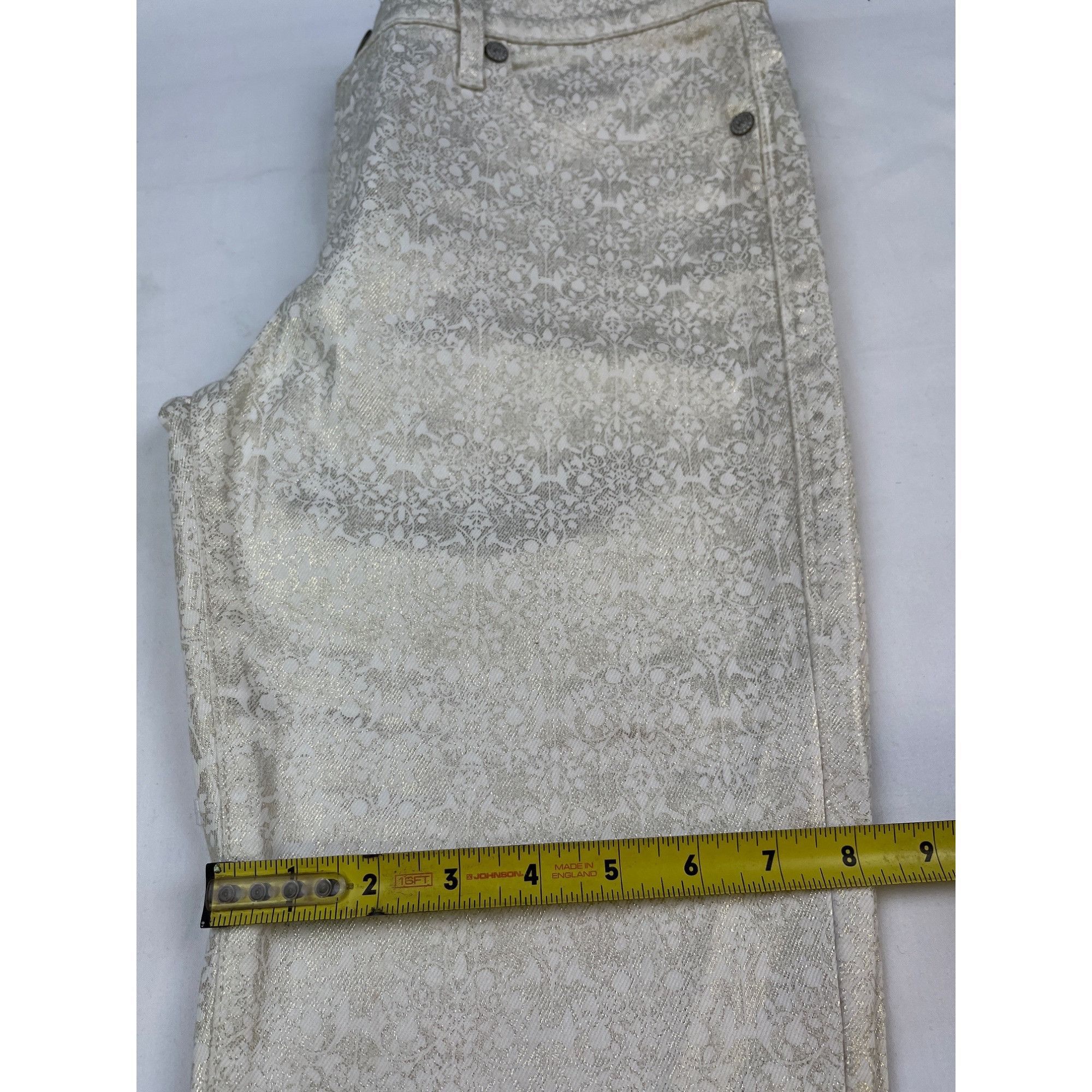Rock & Republic Rock & Republic Women White & Gold Jeans Straight Size 10 (3 Size 32" / US 10 / IT 46 - 8 Thumbnail