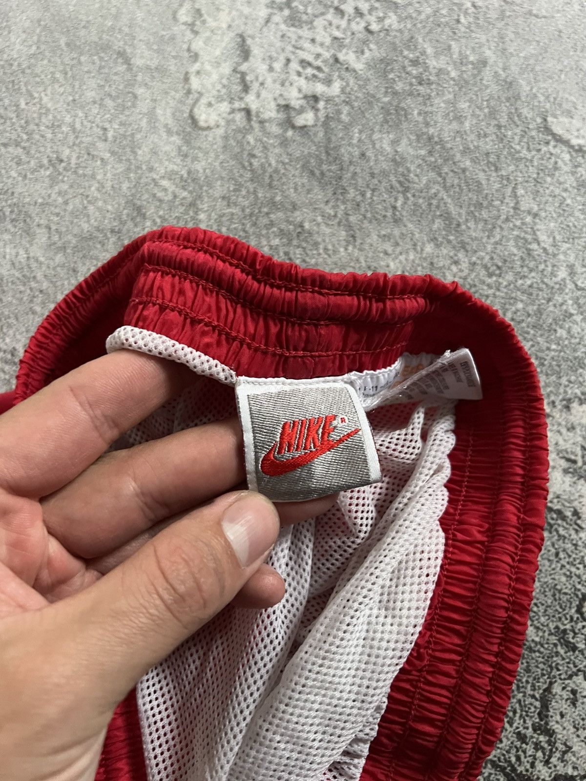 Nike Vintage Nike Tennis Nylon Red Shorts Big Logo Swoosh Size L Size US 40 / EU 56 - 4 Thumbnail