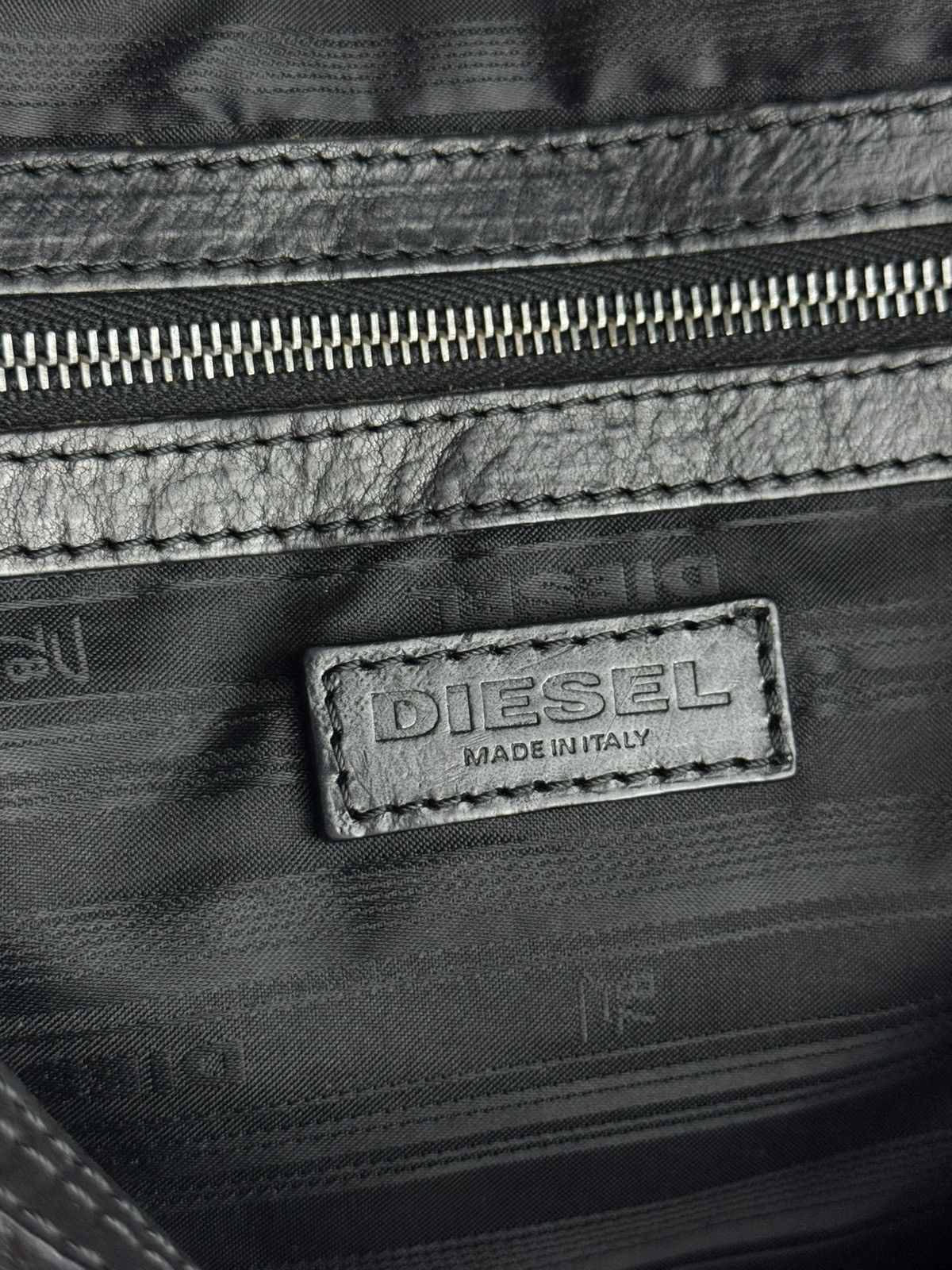 Diesel Vintage Y2K Diesel Leather Crossbody Bag / Avant Garde Size ONE SIZE - 5 Thumbnail