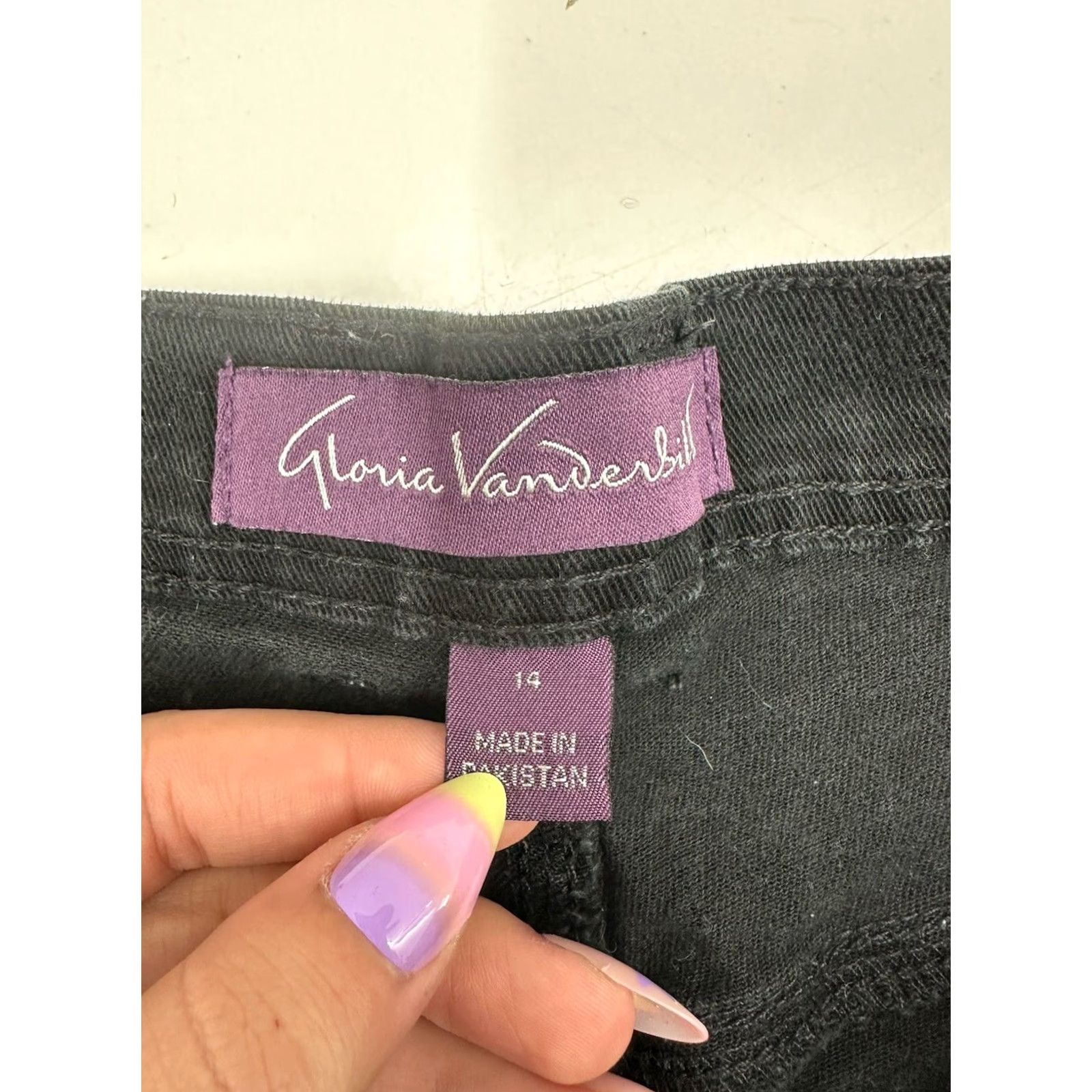 Gloria Vanderbilt Gloria Vanderbilt Jeans Size 14 Short Amanda Black Denim Womens 5-Pocket Stretch Regular Fit Pants Size 36" / US 14 / IT 50 - 3 Thumbnail