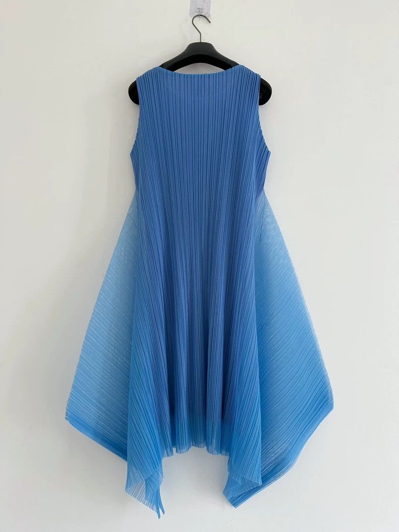 Issey Miyake Issey Miyake Blue pleated dress Size M / US 6-8 / IT 42-44 - 3 Thumbnail