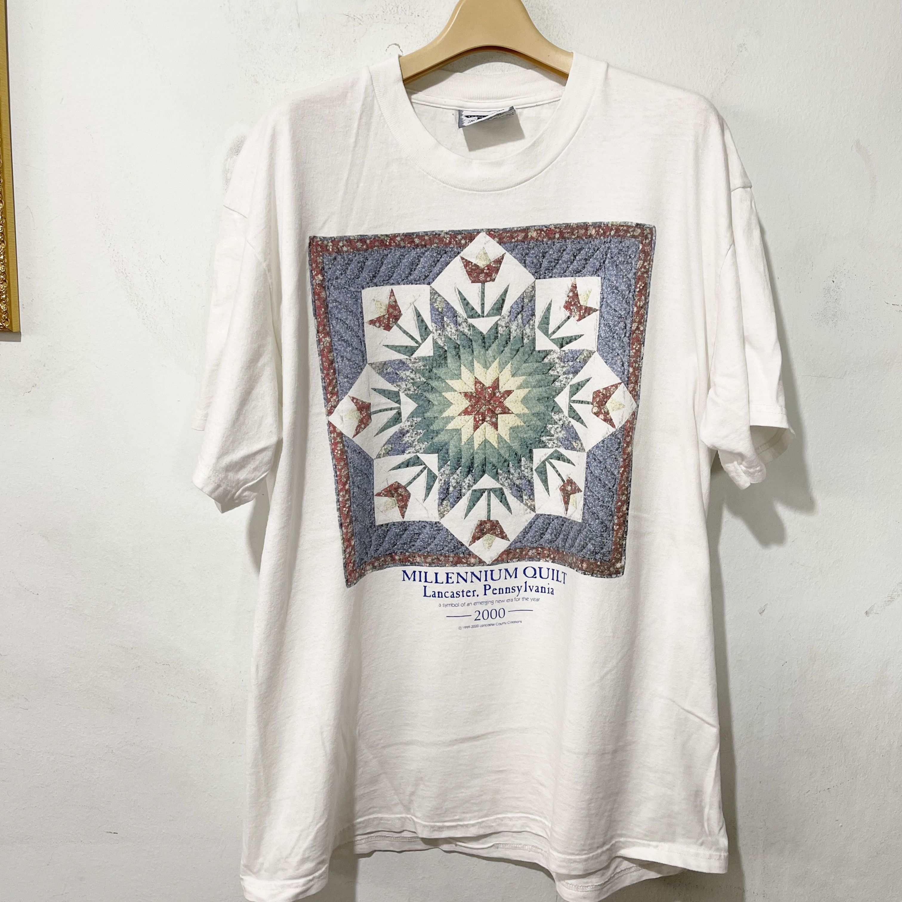 Vintage Vintage 2000 Millennium Quilt T-Shirt Size US L / EU 52-54 / 3 - 1 Thumbnail