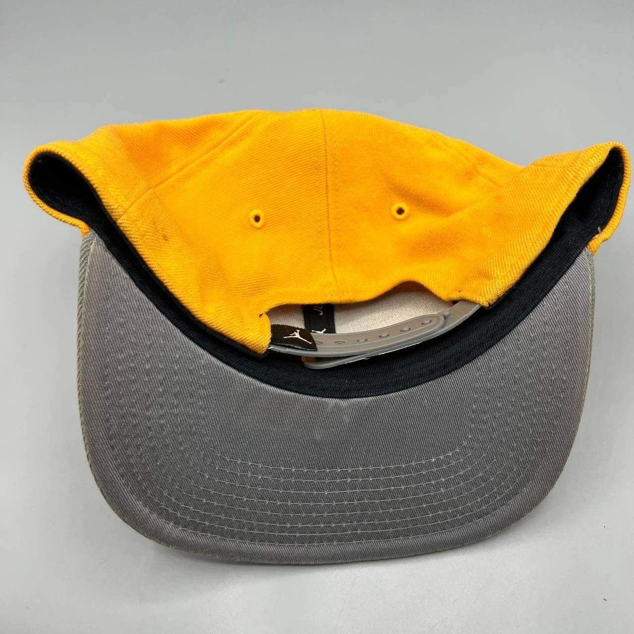 Jordan Brand Air Jordan Hat Men Embroidered Jumpman Snap Back Cap Size ONE SIZE - 3 Thumbnail