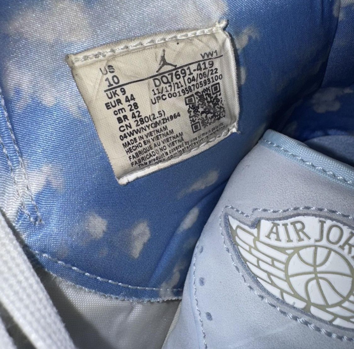 Jordan Brand J balvin air jordan 2 Size US 10 / EU 43 - 3 Thumbnail
