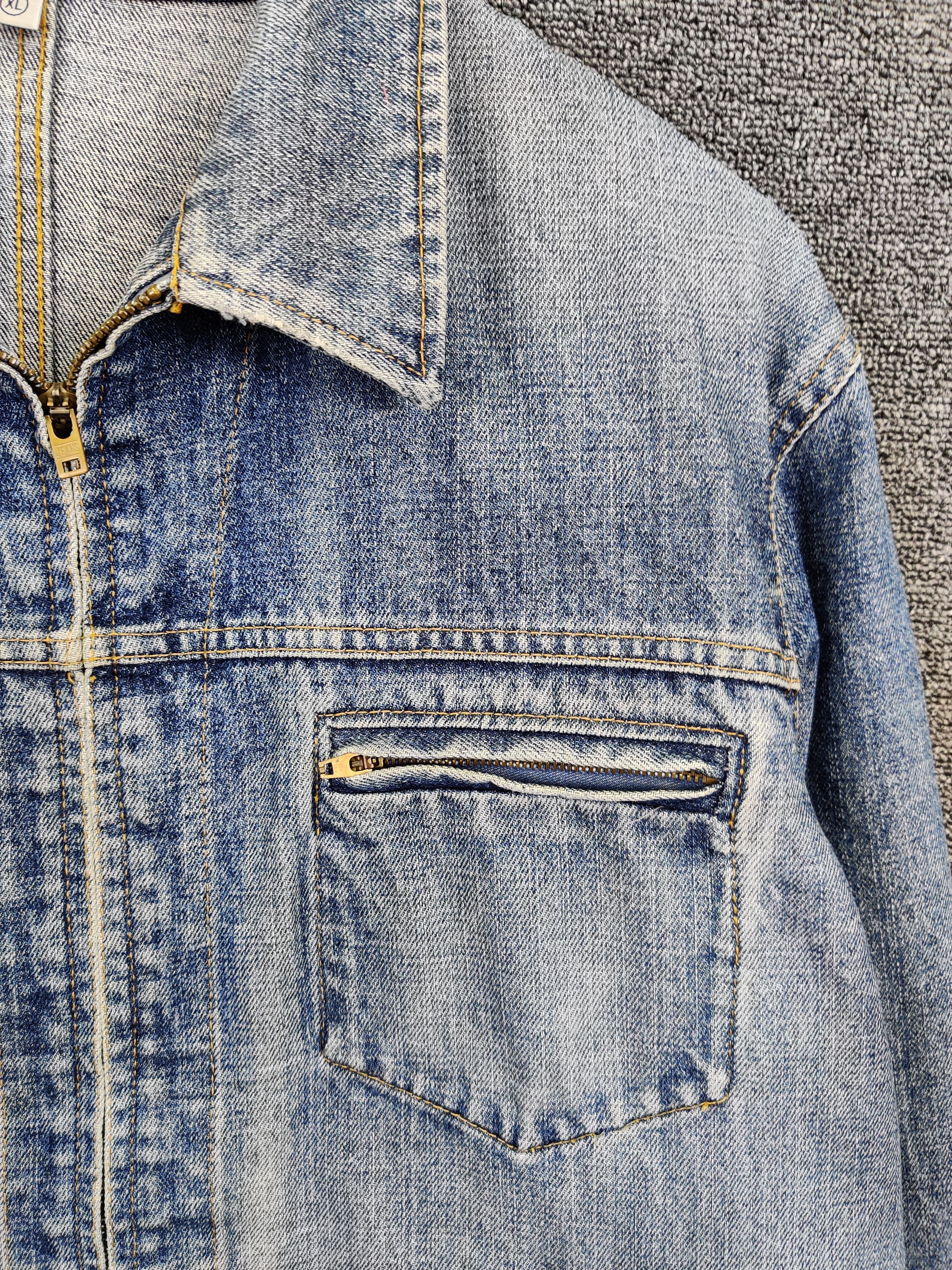 Uniqlo Vintage Thrashed Uniqlo Distressed Denim Trucker Jacket Size US XL / EU 56 / 4 - 7 Thumbnail