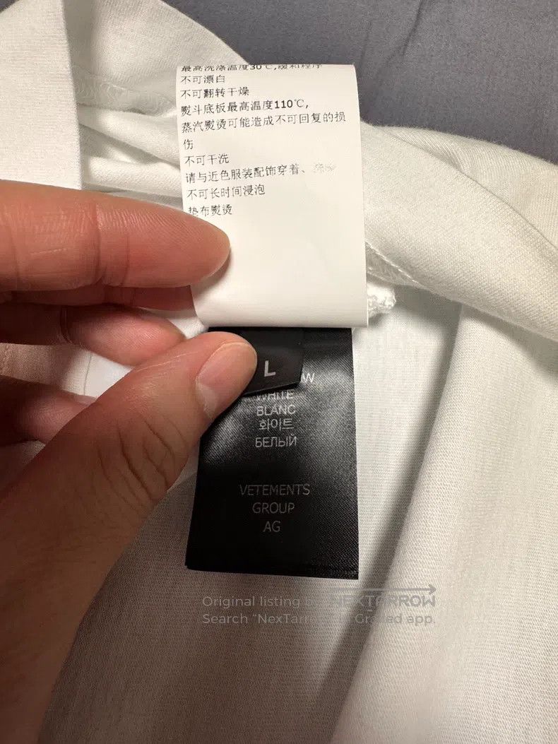 Vetements Vetements Sticker Tee Size US L / EU 52-54 / 3 - 5 Thumbnail