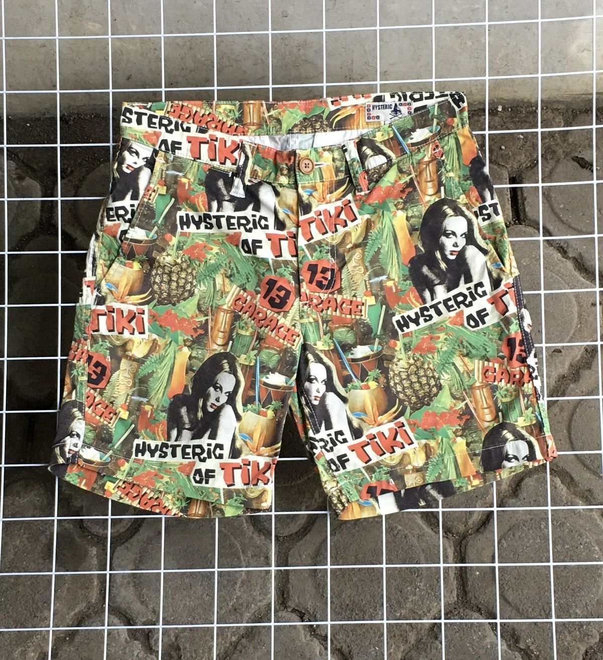 Hysteric Glamour Hysteric Glamour - Hysteric Of Tiki Short Pants Size US 31 - 1 Thumbnail