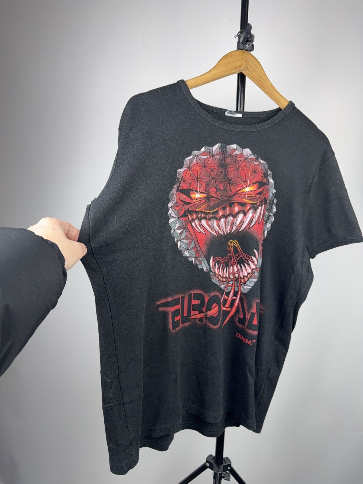 Band Tees 00s Crazy Euro Mir Europa Park Demon Roller Coaster T-Shirt Size US L / EU 52-54 / 3 - 2 Thumbnail