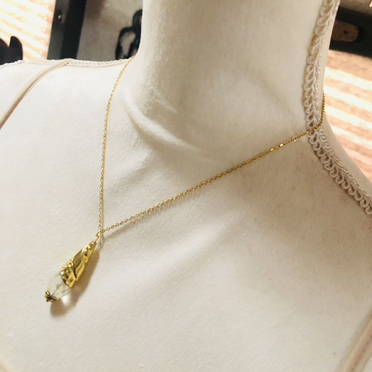 Handmade Handcrafted vintage gold cap aurora borealis necklace Size ONE SIZE - 3 Thumbnail
