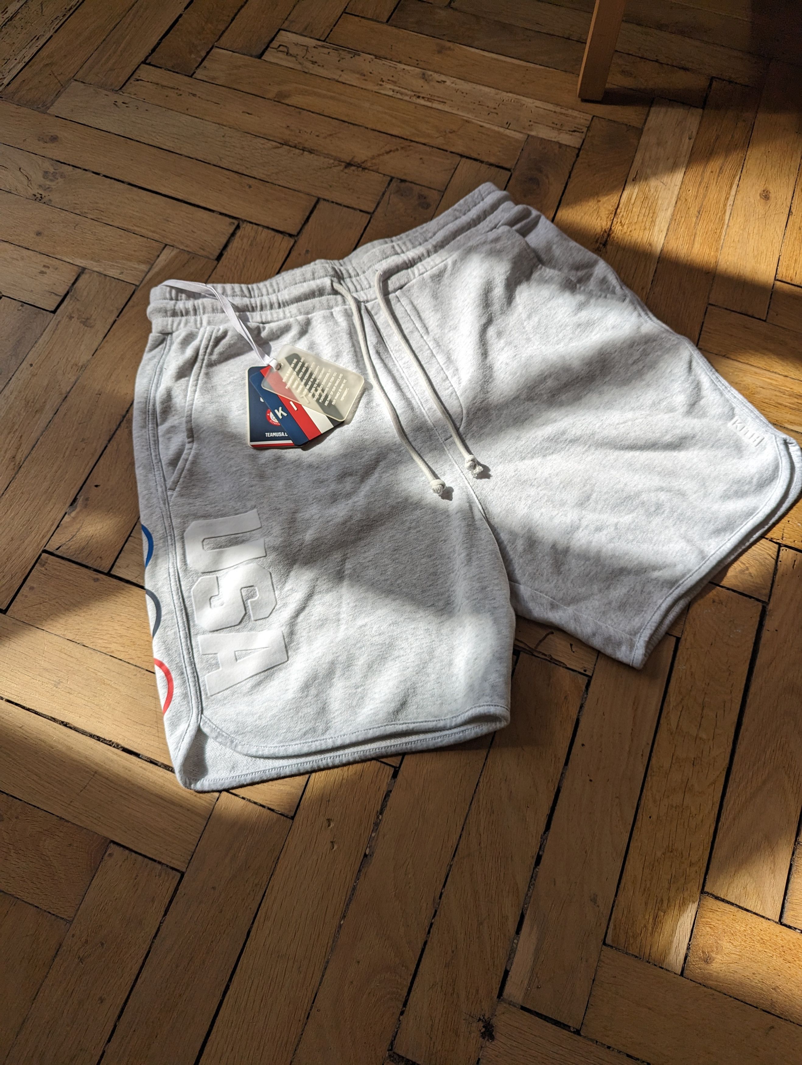 Kith Short Kith team USA 5 rings grey Size US 32 / EU 48 - 1 Thumbnail