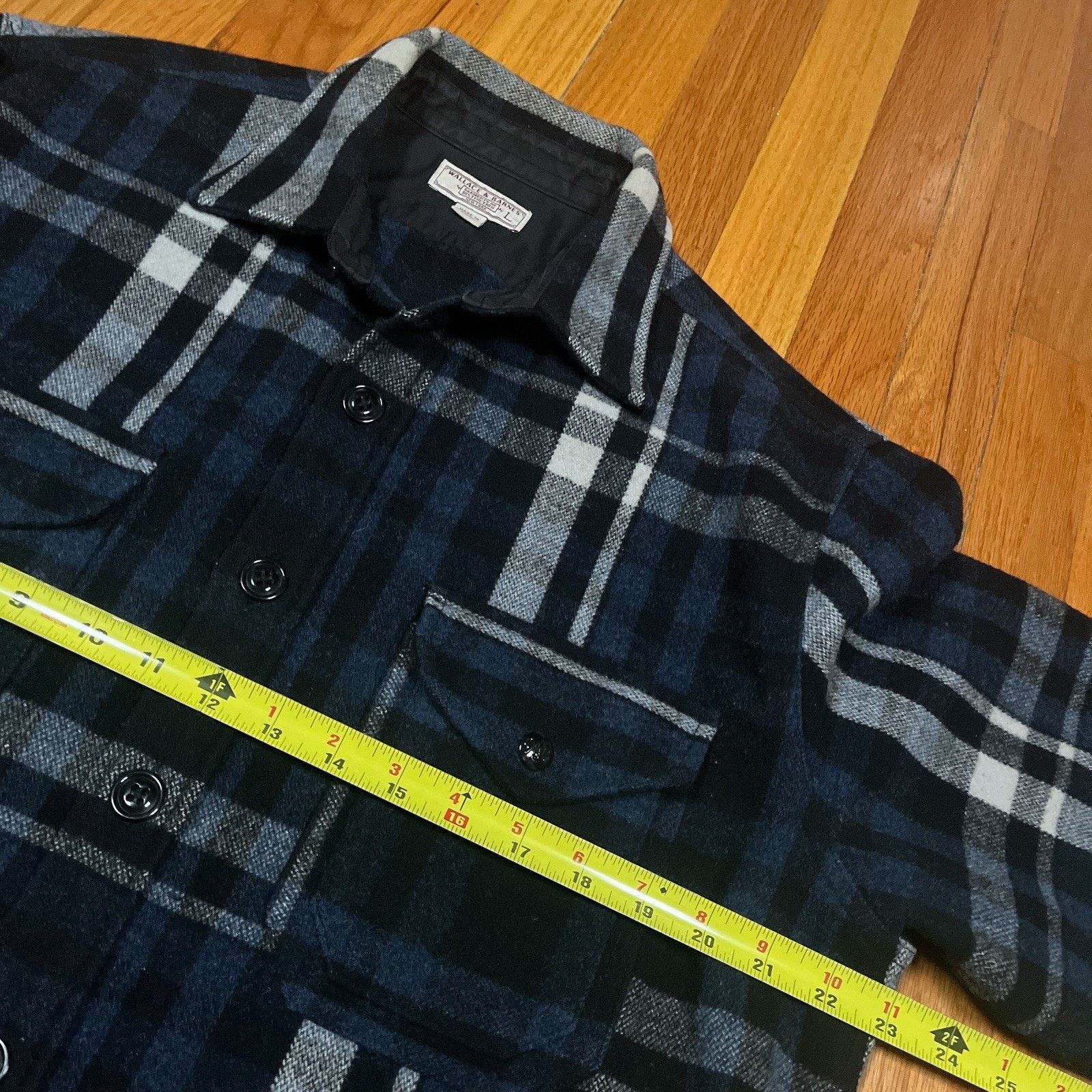 Wallace & Barnes Wallace & Barnes Wool Flannel Shacket Navy HeavyweightPlaid Size US L / EU 52-54 / 3 - 4 Thumbnail