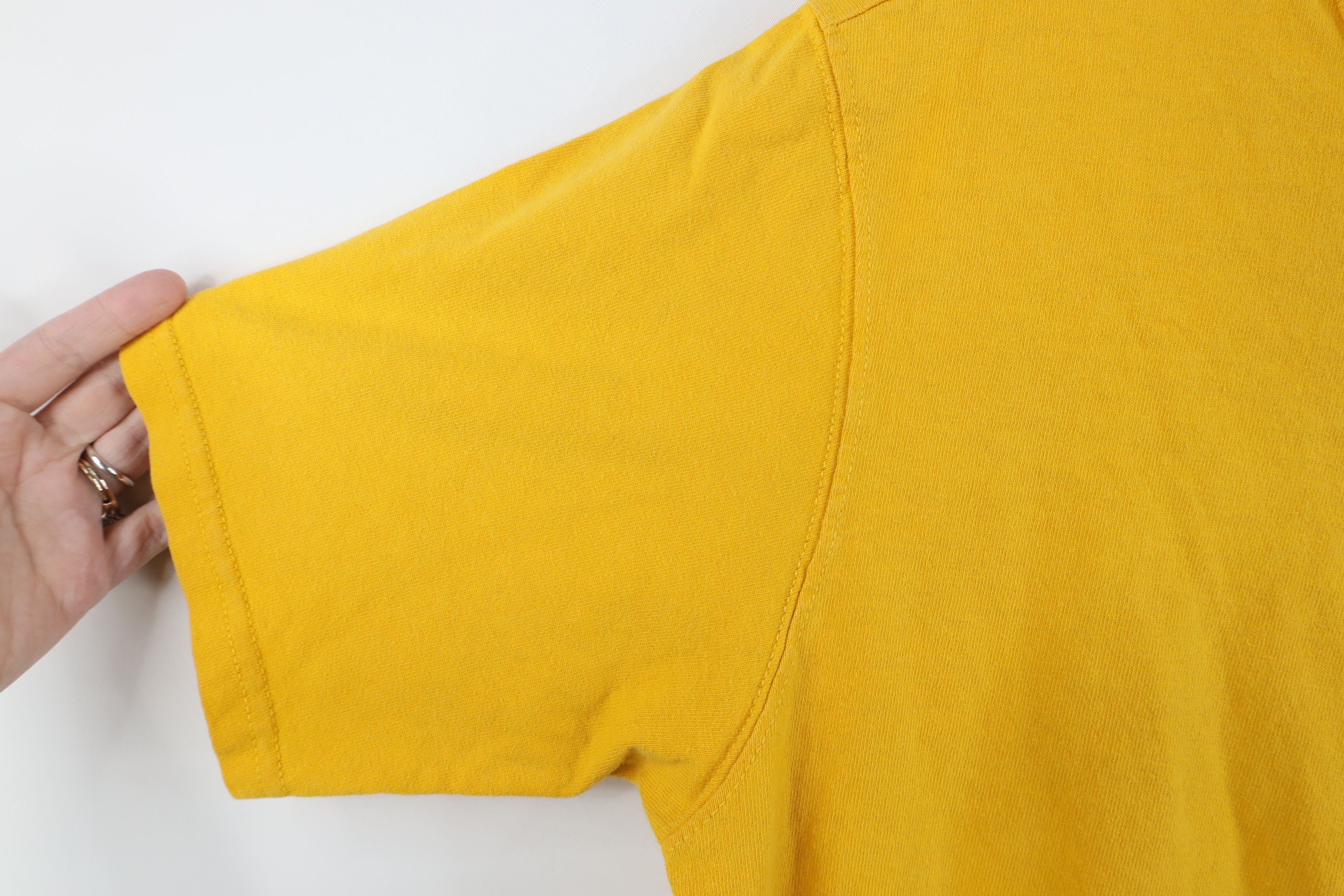 Champion Vintage Y2K Champion Logo Patch Cotton Knit T-Shirt Yellow Size US L / EU 52-54 / 3 - 7 Thumbnail