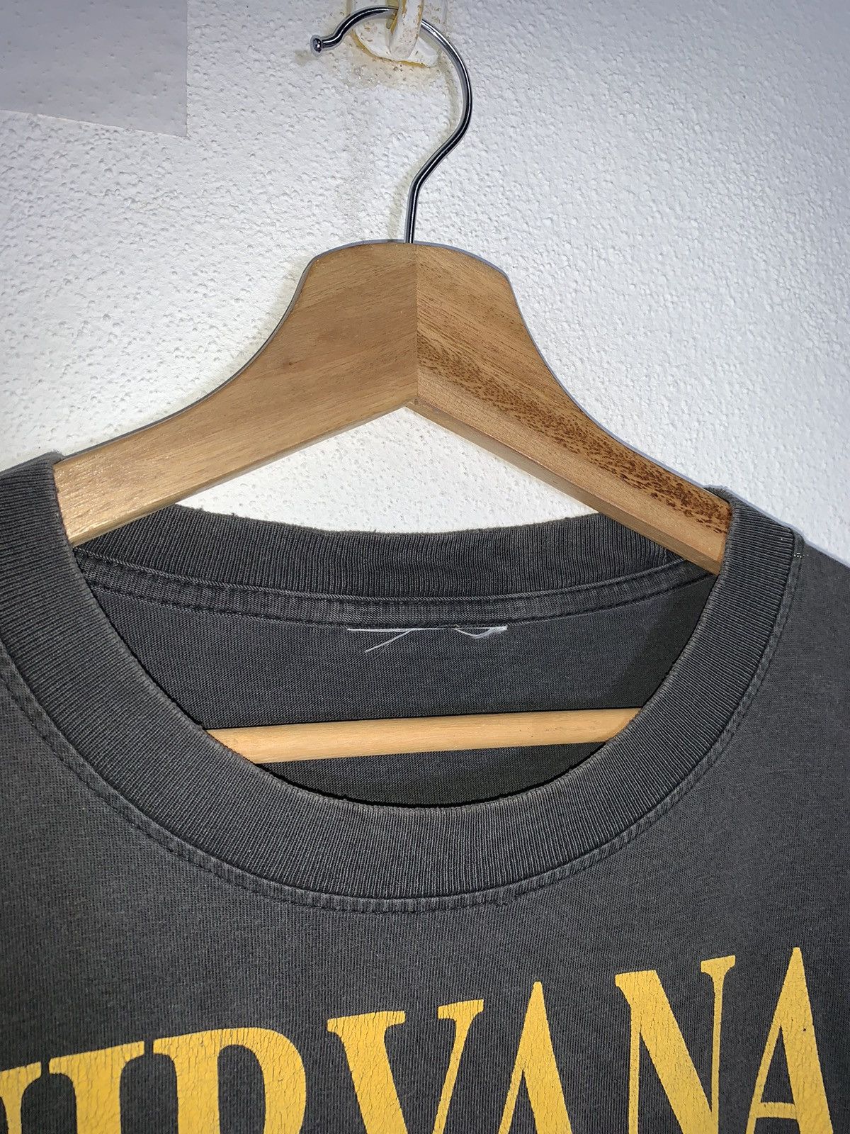 Band Tees Vintage DISTRESSED NIRVANA T-shirt Size US L / EU 52-54 / 3 - 4 Thumbnail