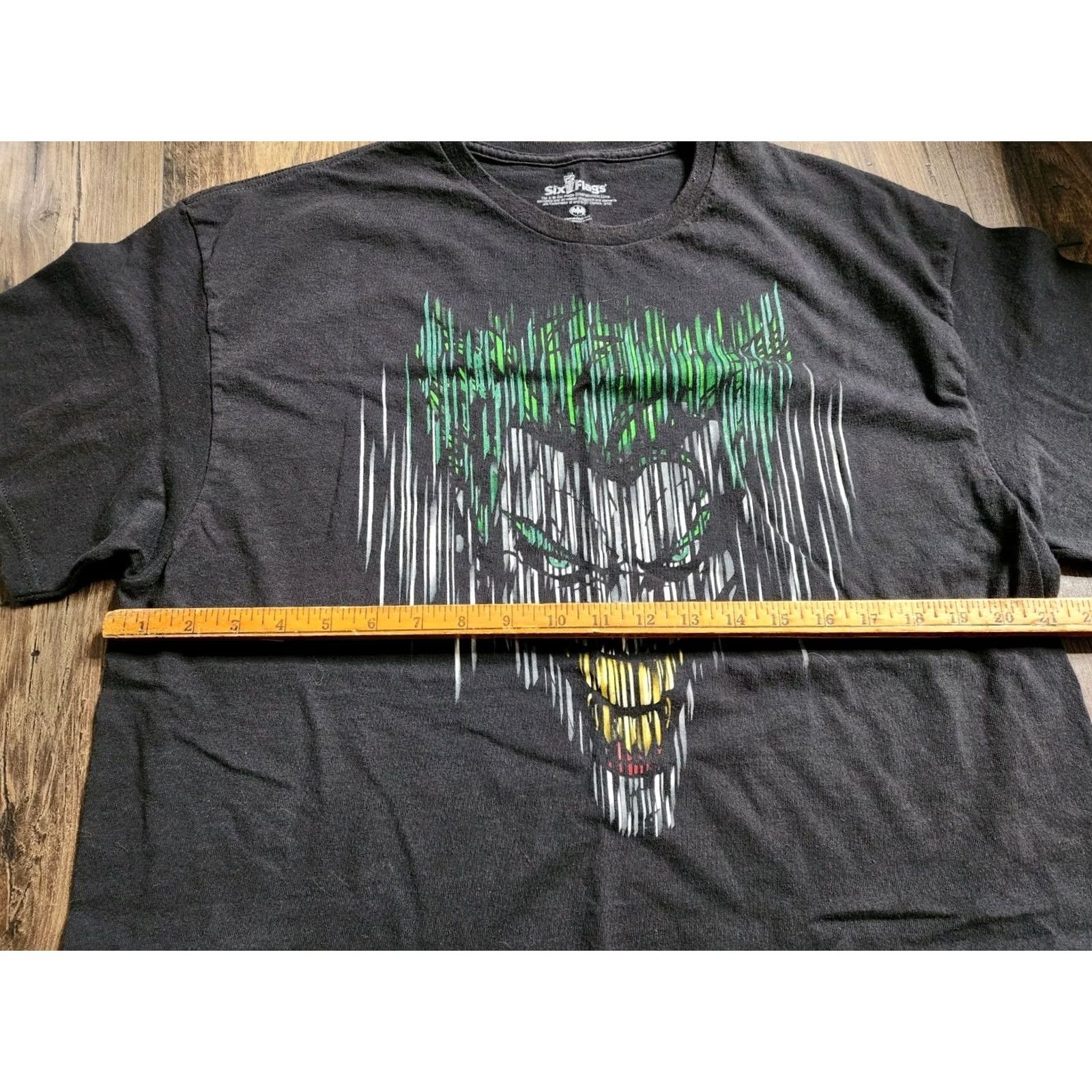 Vintage Six Flags Batman Joker T Shirt Mens XL Black Cotton Short Sleeve Crew Neck Retro 2010s Size US XL / EU 56 / 4 - 3 Thumbnail