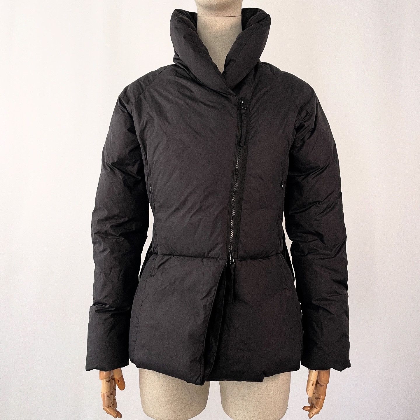 Rundholz RUNDHOLZ Black Down Jacket Size S Size S / US 4 / IT 40 - 1 Thumbnail