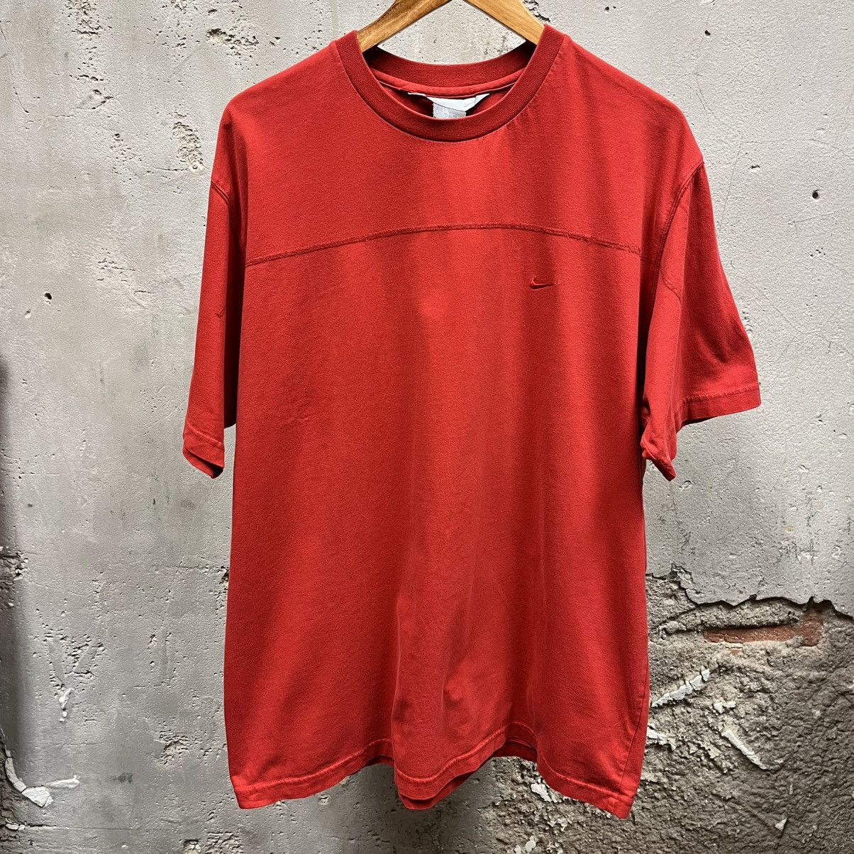 Nike × Vintage Nike Vintage Y2K Gray Tag Monochrome Swoosh Logo T-Shirt 2XL Size US XXL / EU 58 / 5 - 1 Thumbnail