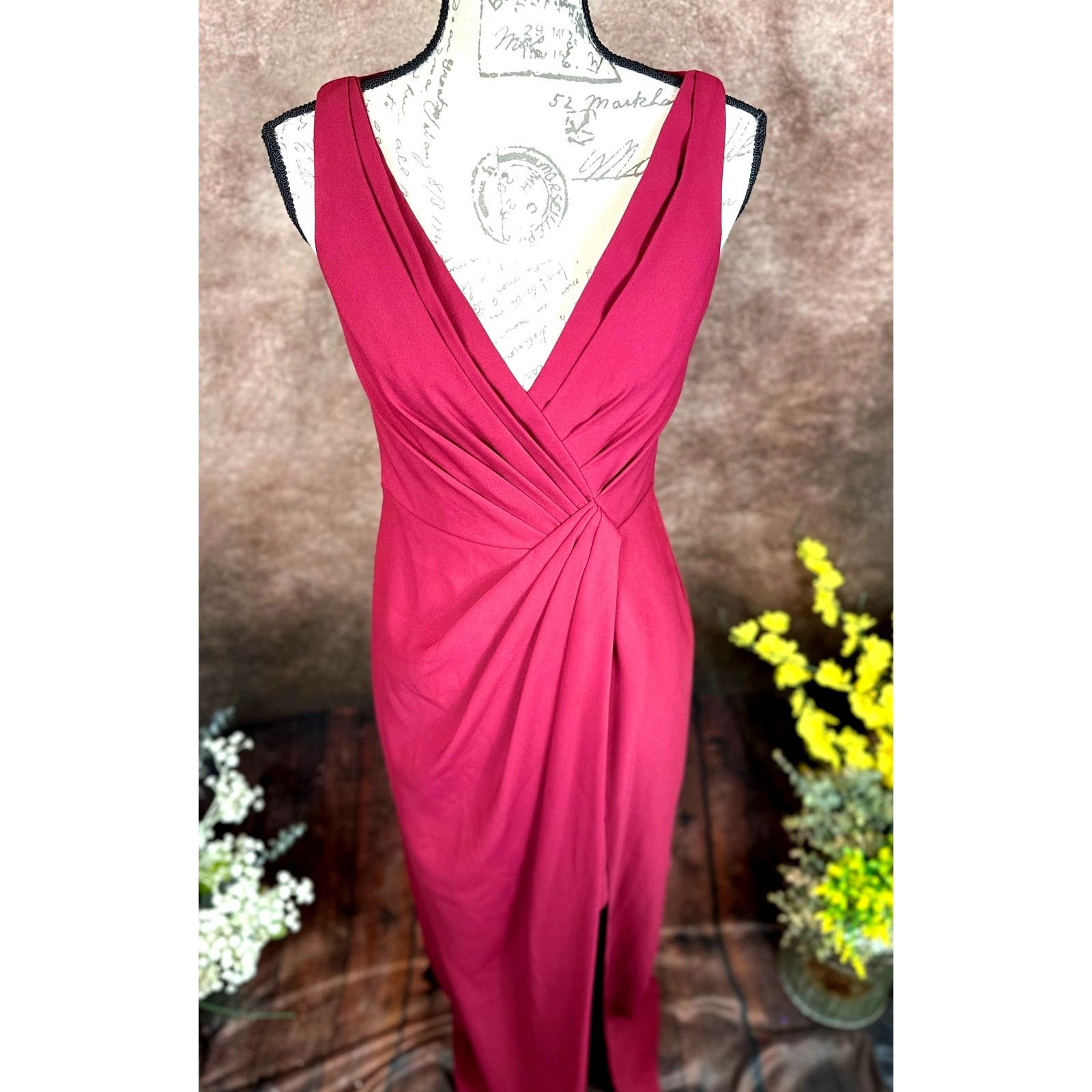 Jenny Packham Jenny Packham V-Neck Crepe Column Gown - Burgundy - size 4 Size S / US 4 / IT 40 - 8 Thumbnail