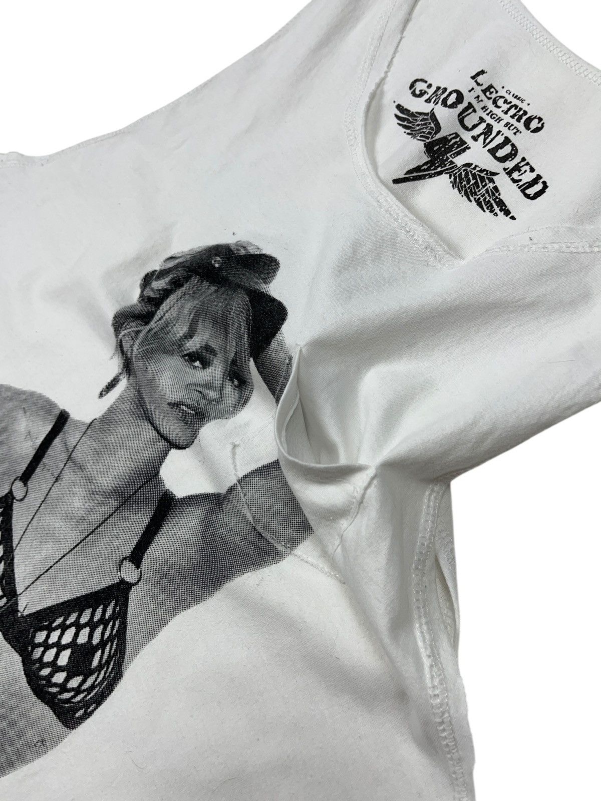 Rihanna Vintage y2k Rihanna Sleeveless One Pocket Tank Top Size US L / EU 52-54 / 3 - 3 Thumbnail