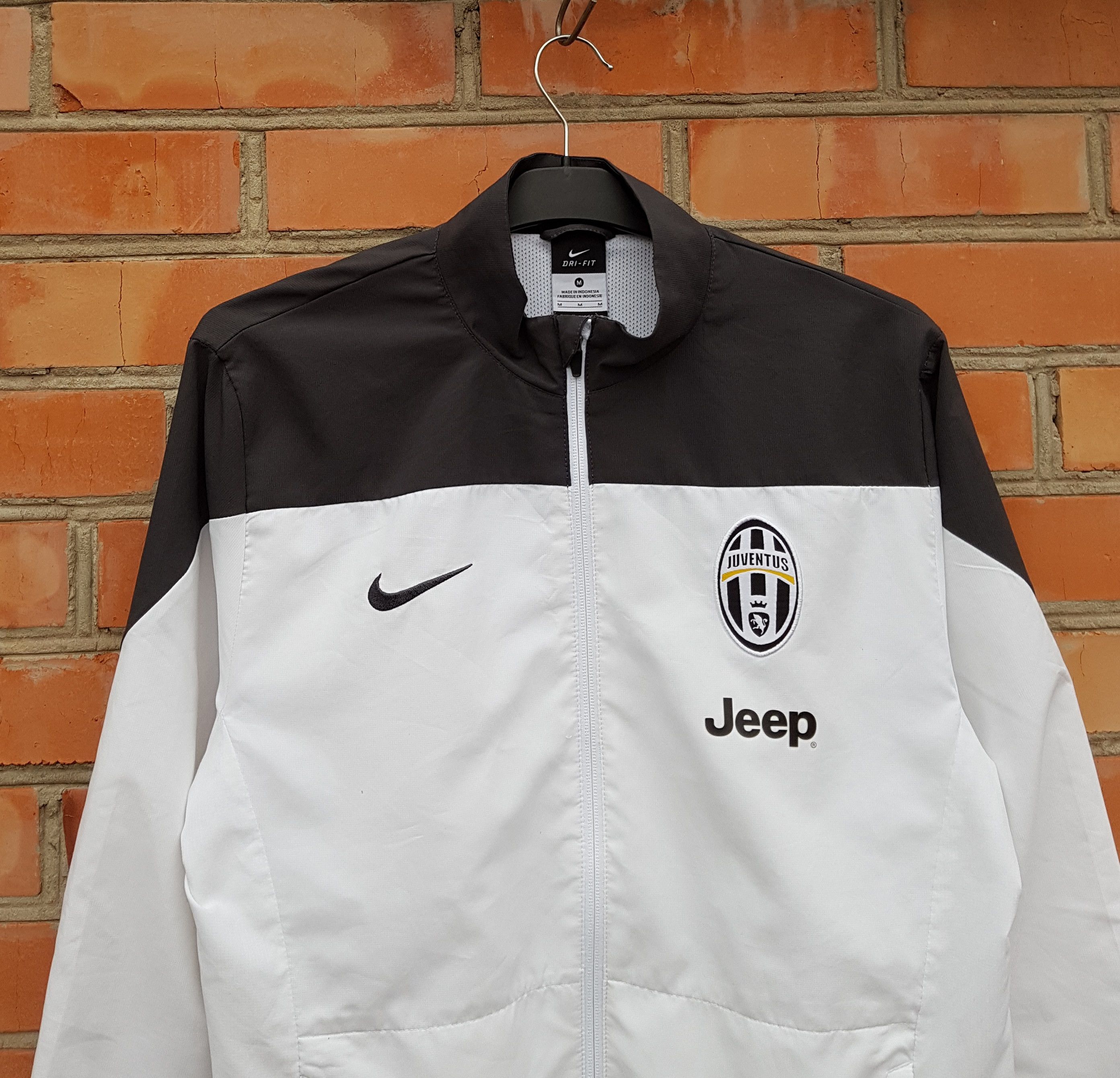 Nike Nike Juventus 2014 Full Zip Windbreaker Jacket Jeep sz M Size US M / EU 48-50 / 2 - 2 Thumbnail