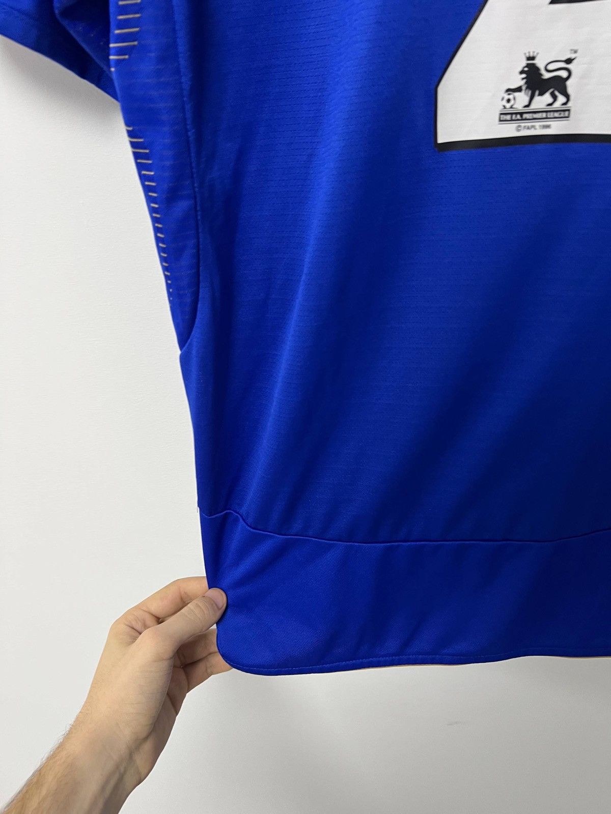 Umbro Chelsea 2005/2006 Home John Terry Jersey Umbro Football XL Size US XL / EU 56 / 4 - 7 Thumbnail