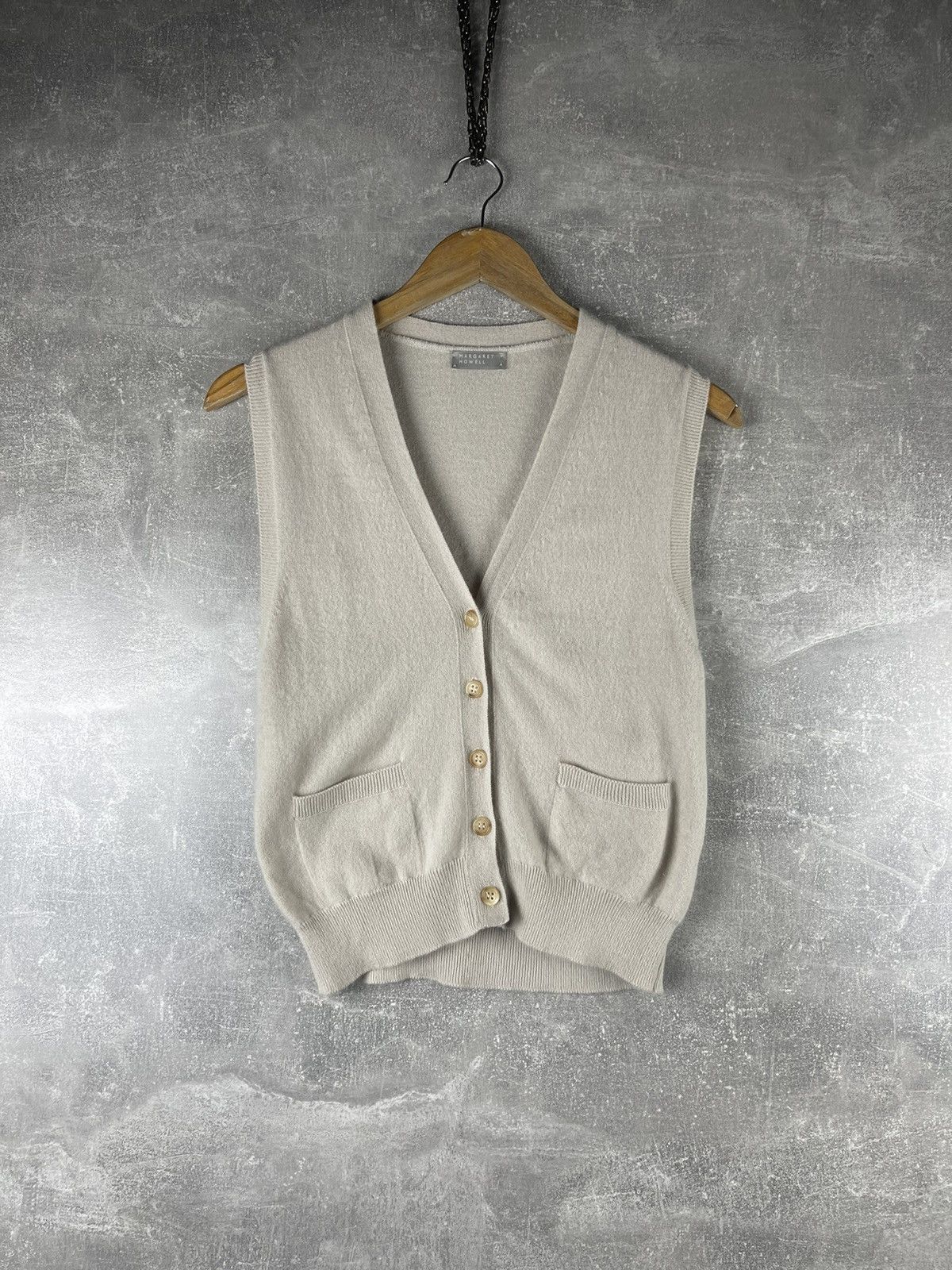 Margaret Howell Margaret Howell Cashmere Knit Vest with Button Front Beige Size S / US 4 / IT 40 - 1 Thumbnail