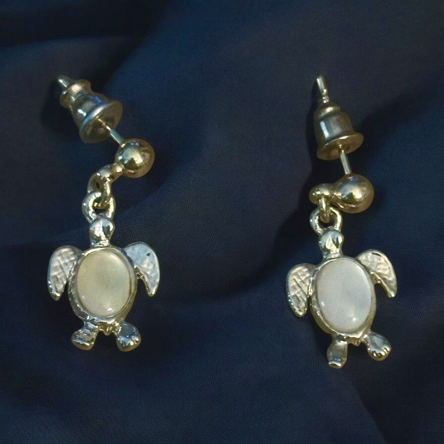 Other Gold tone sea turtle dangle post earrings Size ONE SIZE - 1 Thumbnail