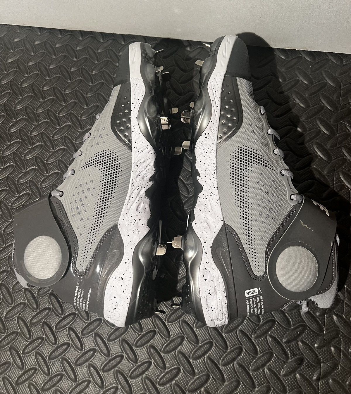 Nike NEW Nike Alpha Huarache Elite 3 Mid size 13 Baseball Cleats Size US 13 / EU 46 - 4 Thumbnail