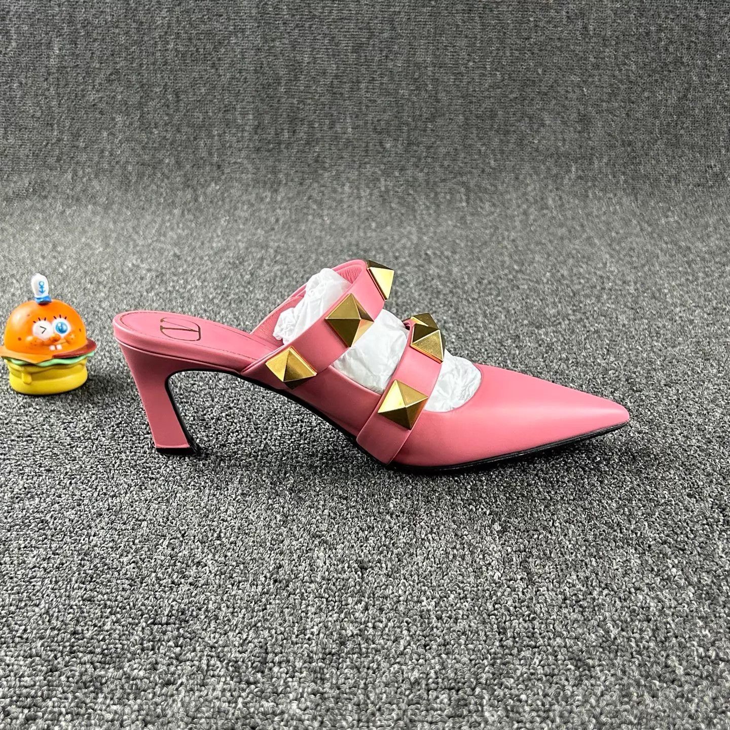 Valentino Valentino pink heels gold large studs size 37.5 Size US 7 / IT 37 - 4 Thumbnail