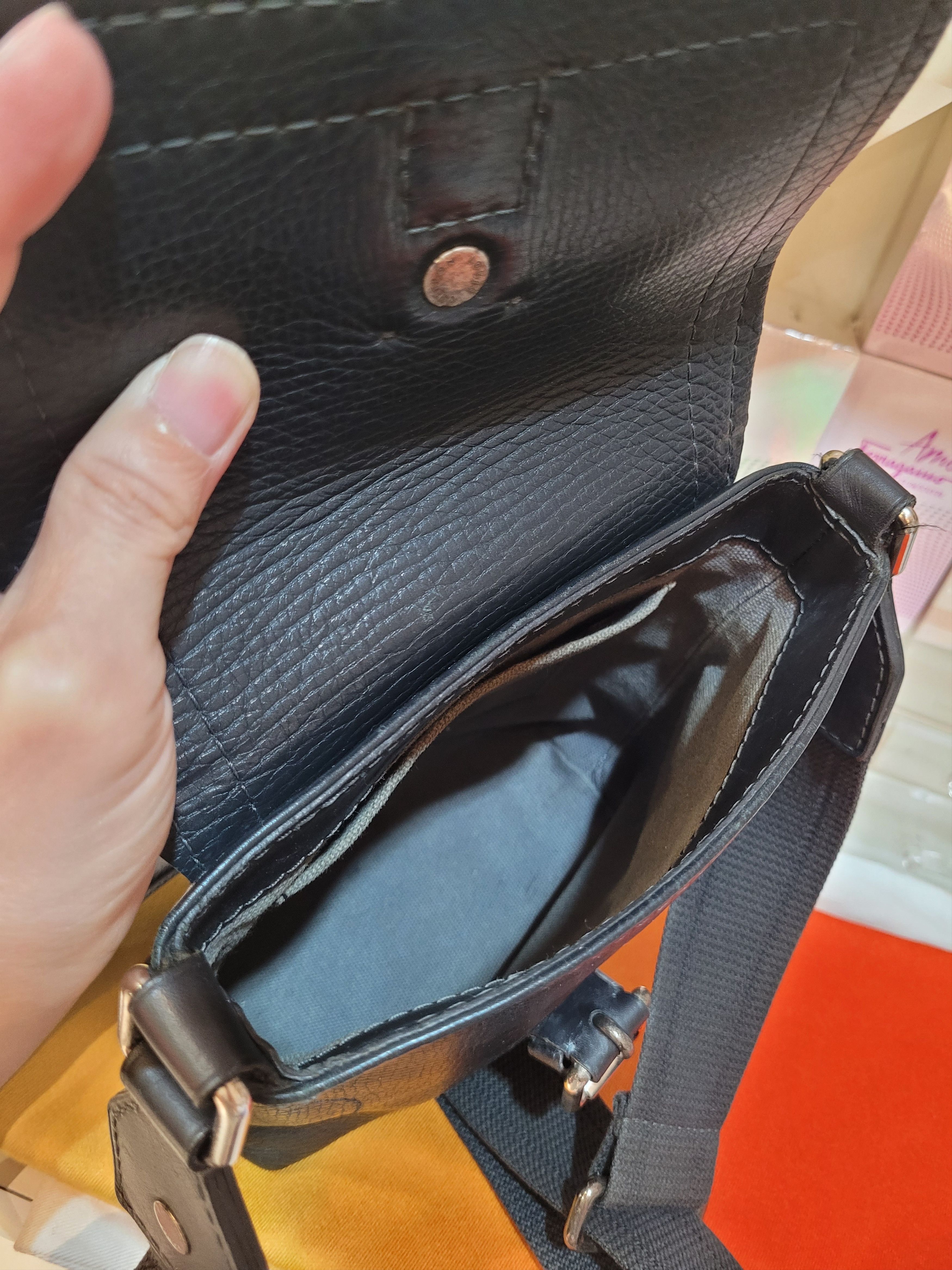 Louis Vuitton Vintage Louis Vuitton Yuma Basalt Black Utah Shoulder Bag Size ONE SIZE - 7 Thumbnail