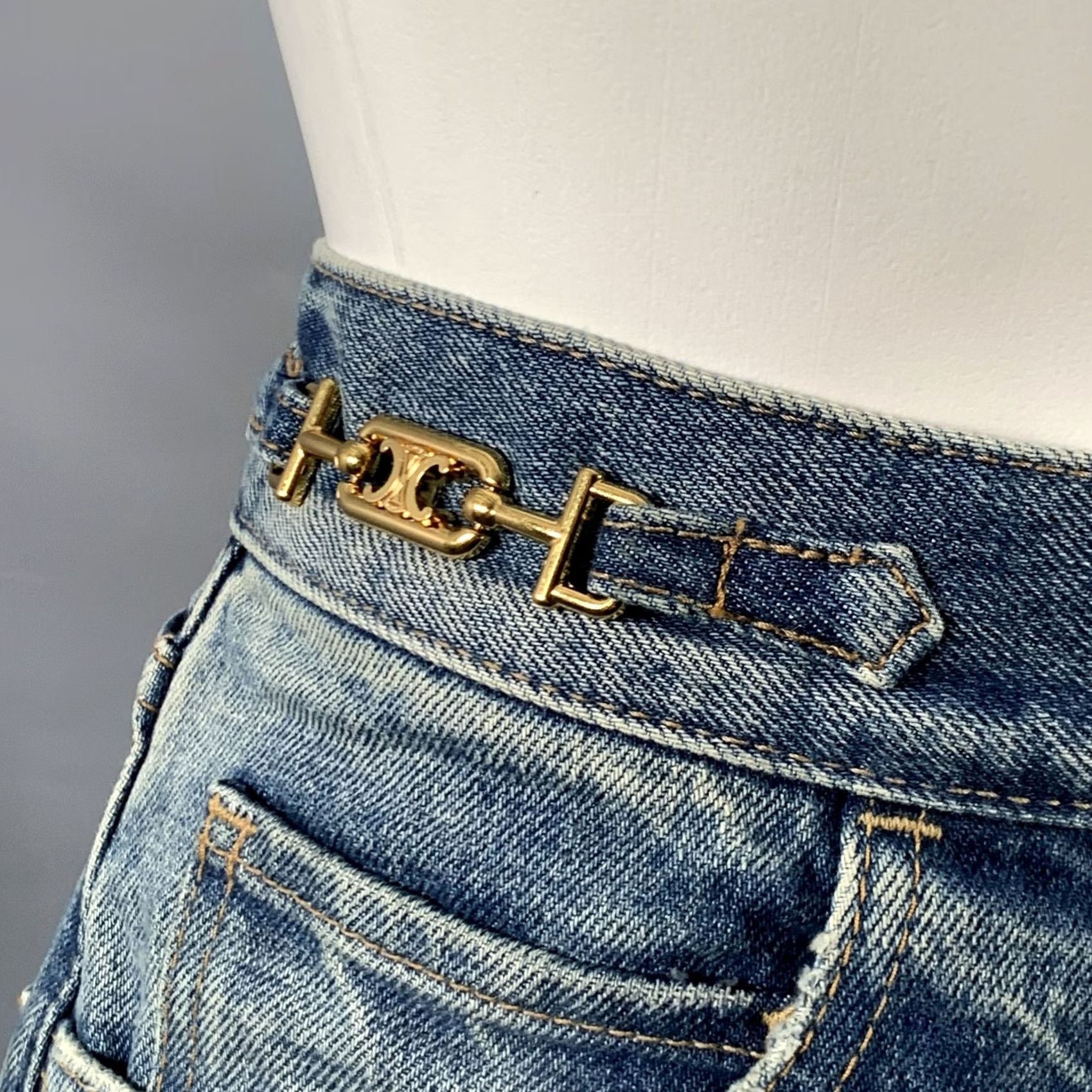 Celine VINTAGE CELINE Jeans Blue Denim Zip Fly 29 Women Adult Regular Size 29 Jeans Zip Fly Blue Celine Size 29" - 2 Thumbnail